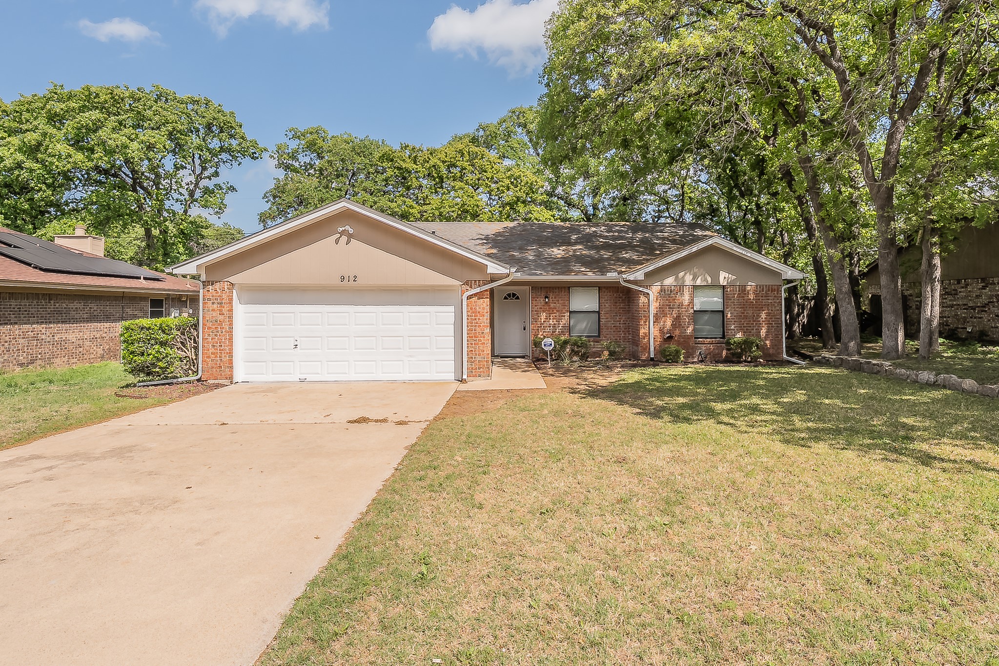 912 Red Oak Street Azle TX 76020