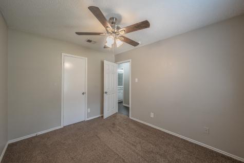 912 Red Oak Street Azle TX 76020
