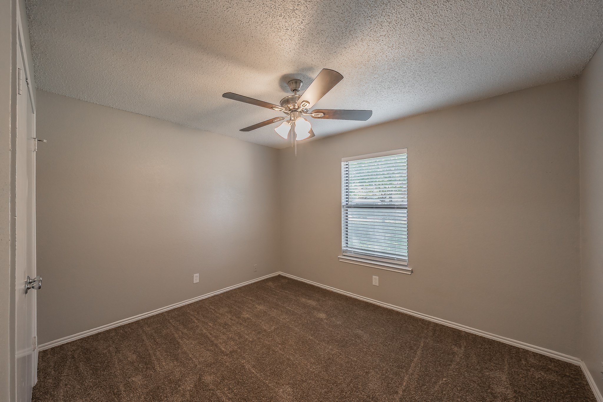 912 Red Oak Street Azle TX 76020