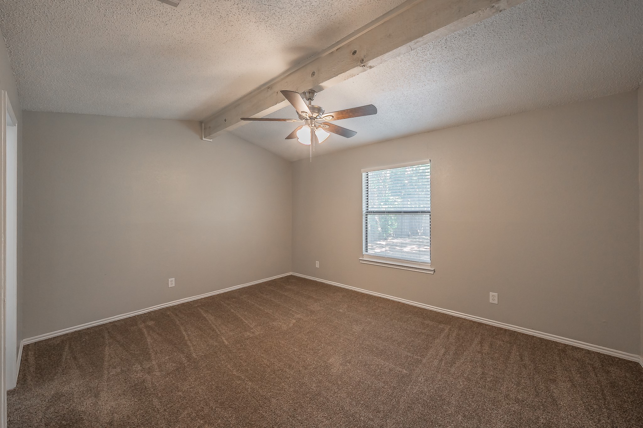912 Red Oak Street Azle TX 76020
