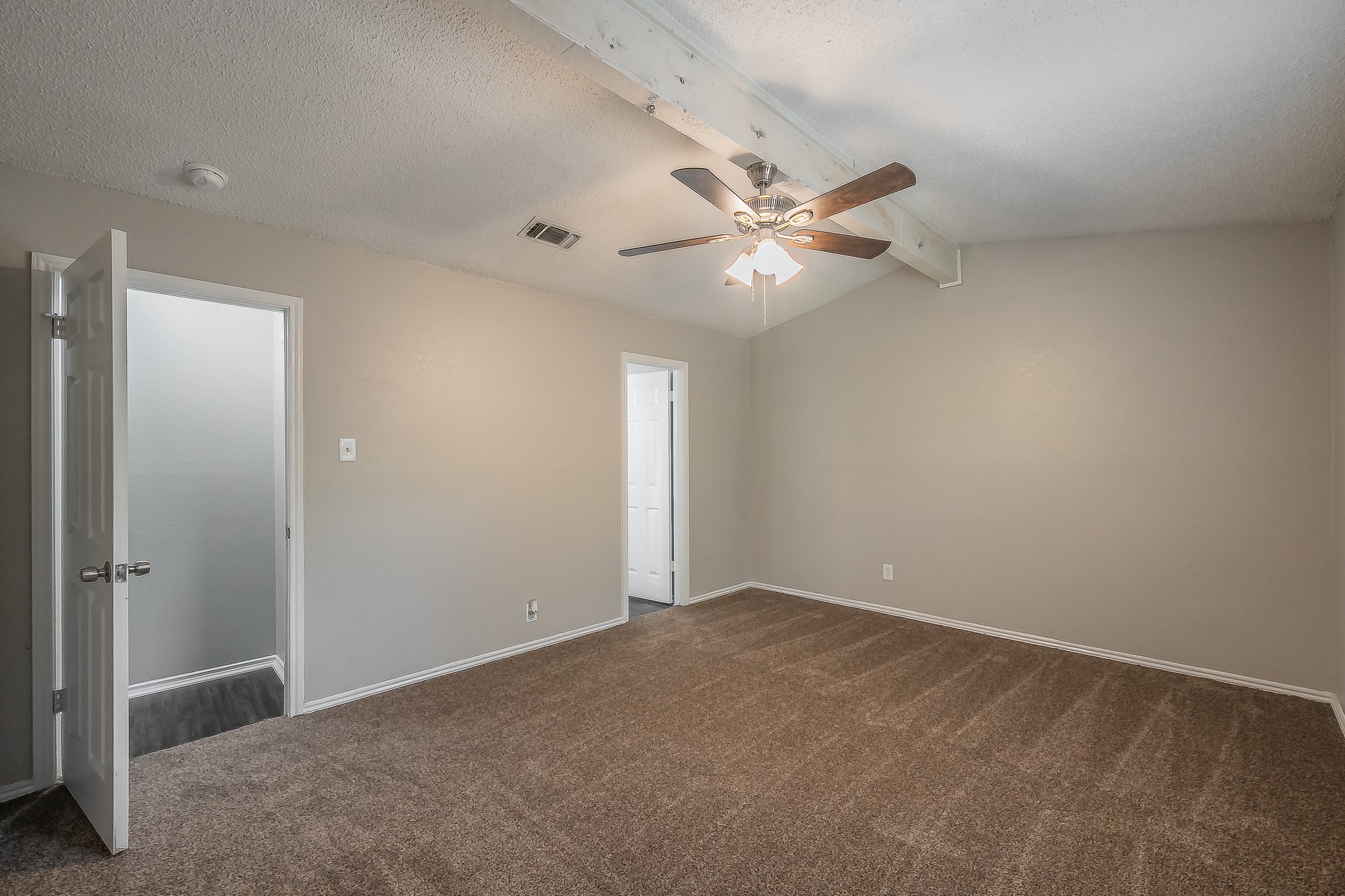 912 Red Oak Street Azle TX 76020