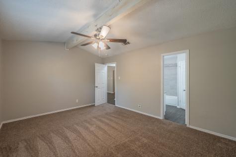 912 Red Oak Street Azle TX 76020