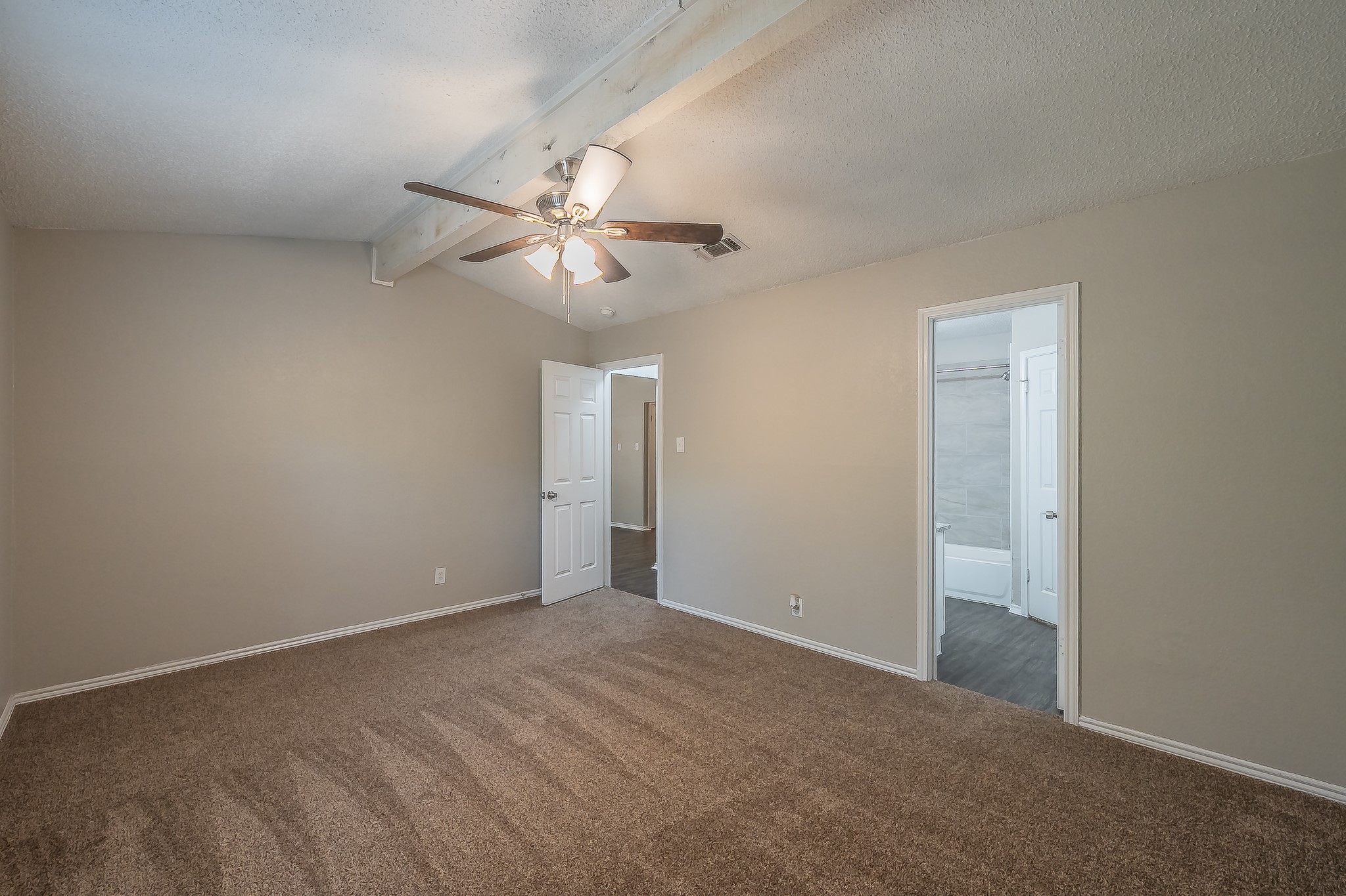 912 Red Oak Street Azle TX 76020