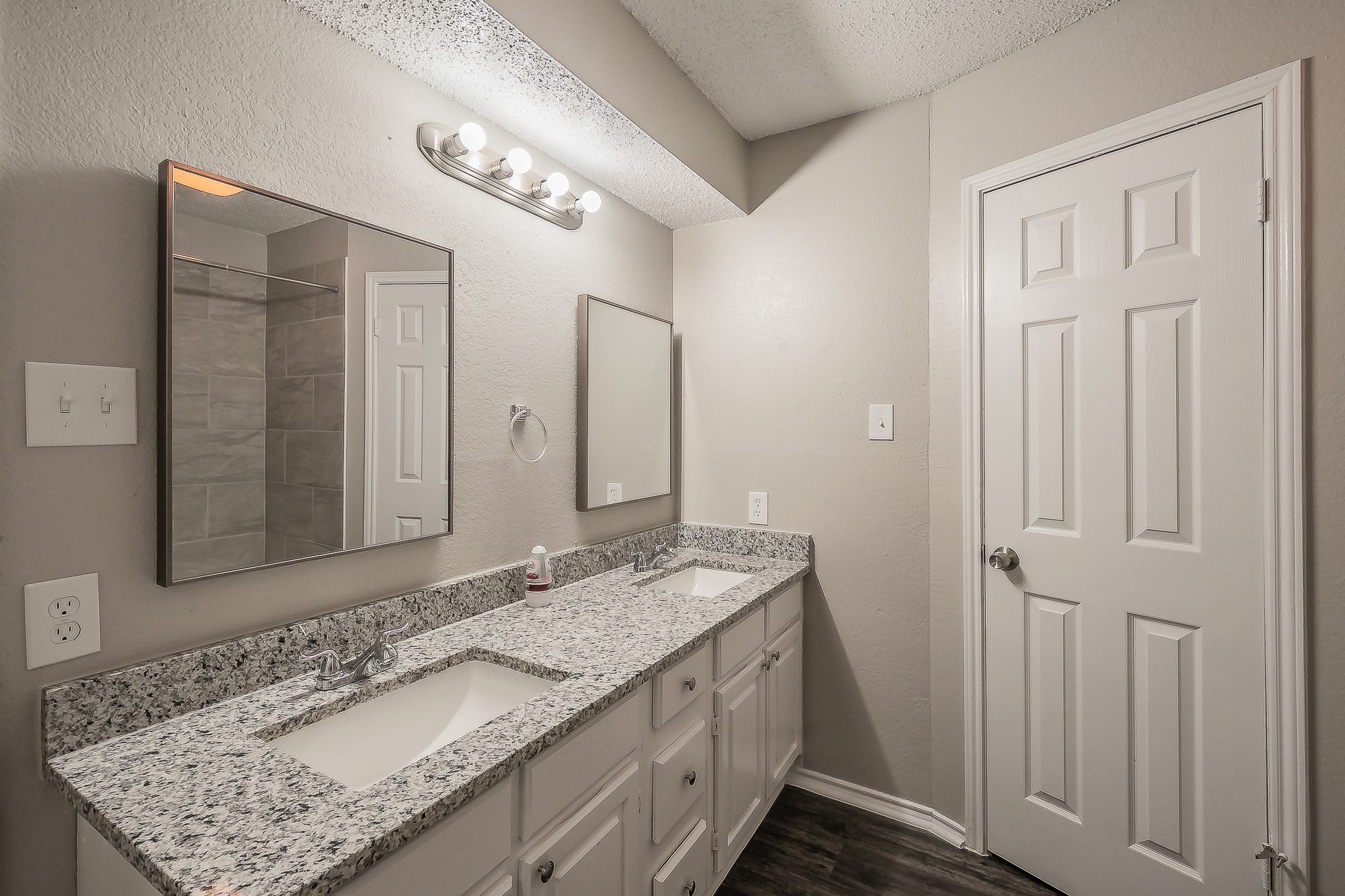 912 Red Oak Street Azle TX 76020