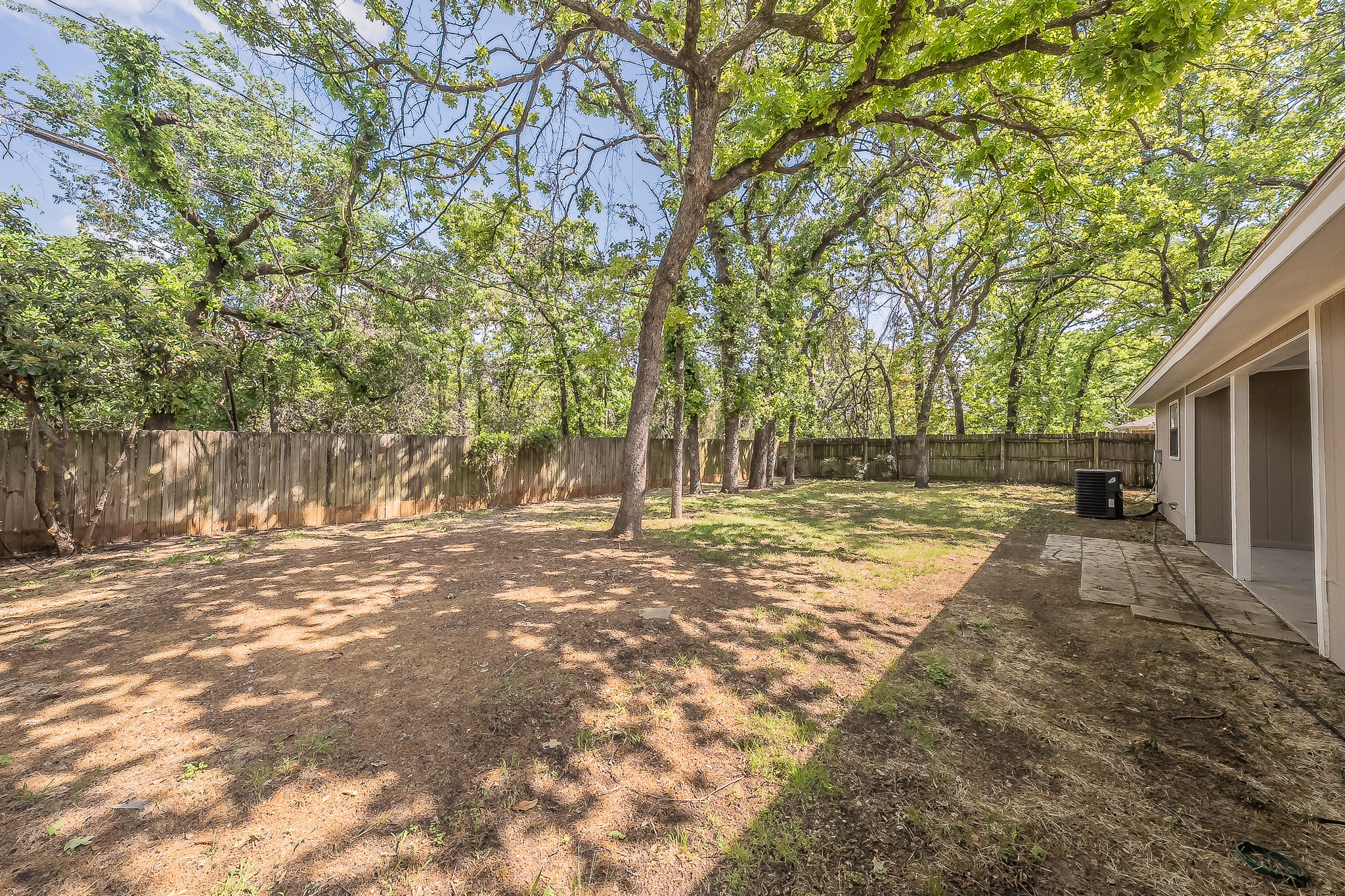 912 Red Oak Street Azle TX 76020