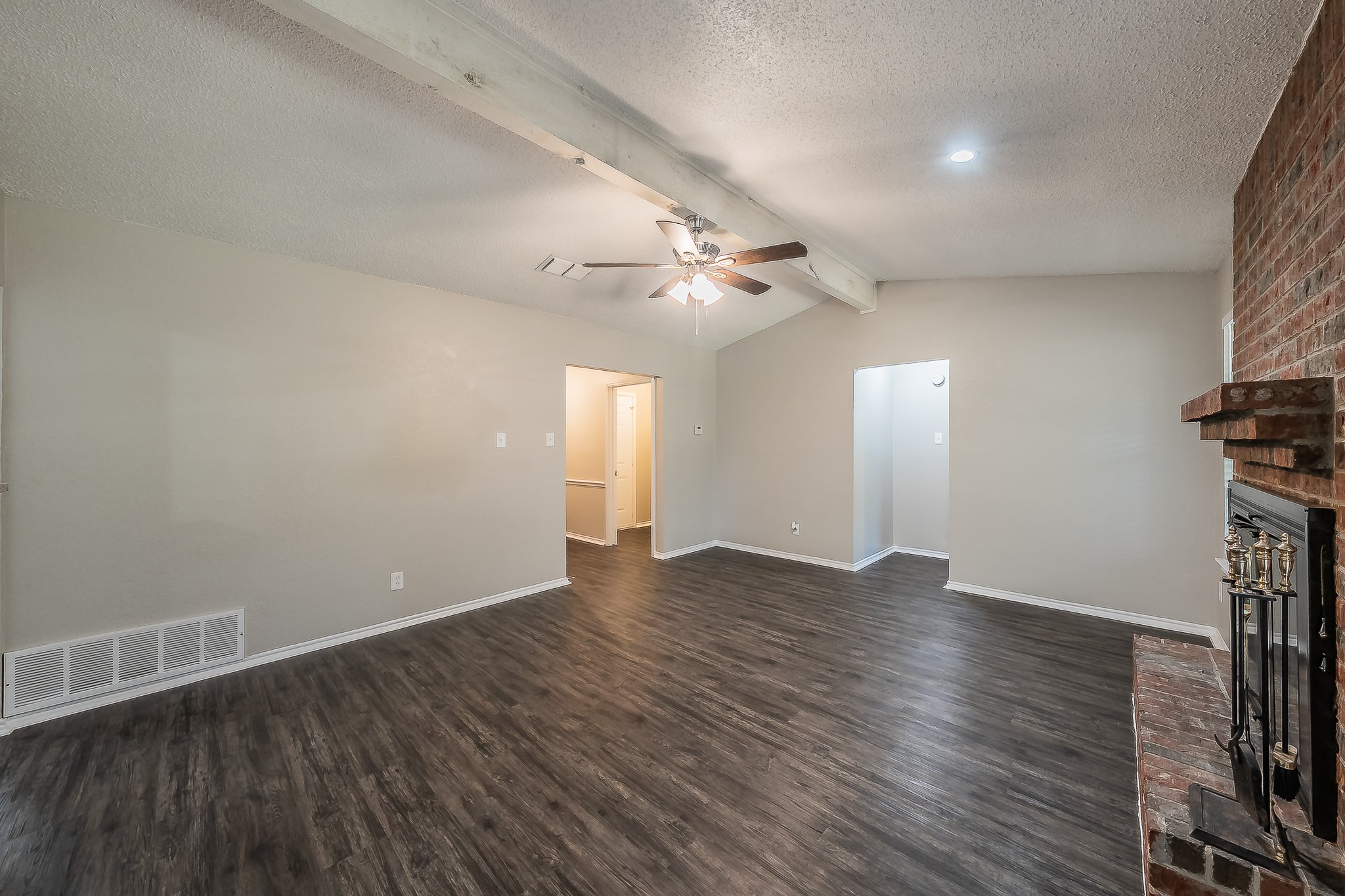 912 Red Oak Street Azle TX 76020