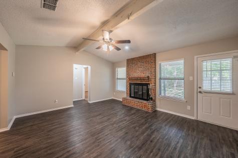 912 Red Oak Street Azle TX 76020