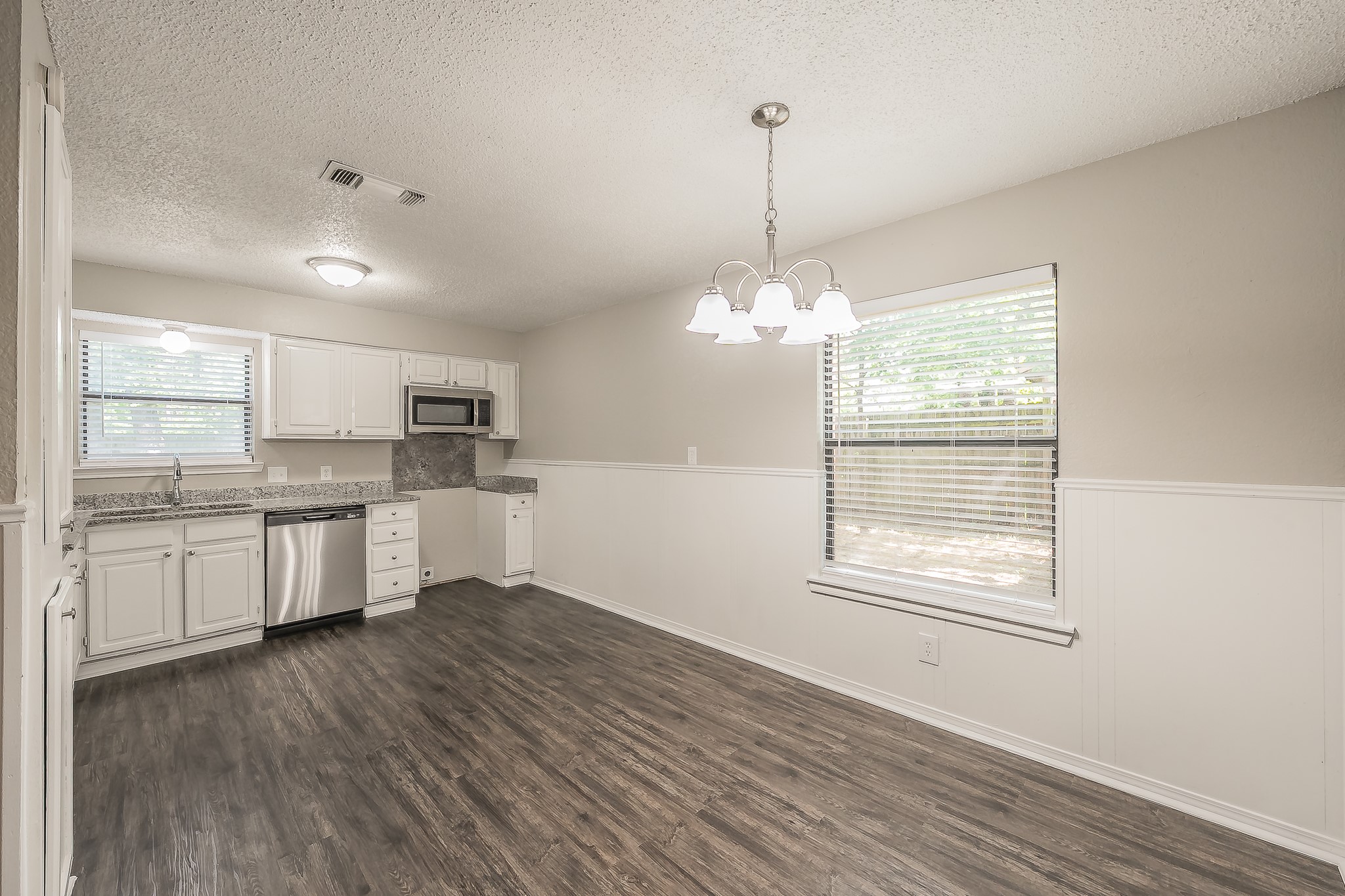912 Red Oak Street Azle TX 76020