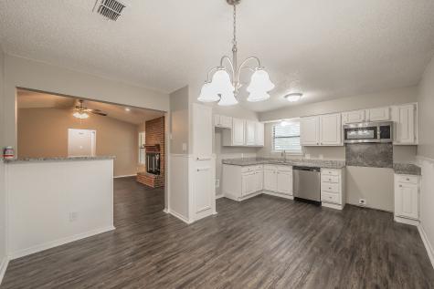 912 Red Oak Street Azle TX 76020