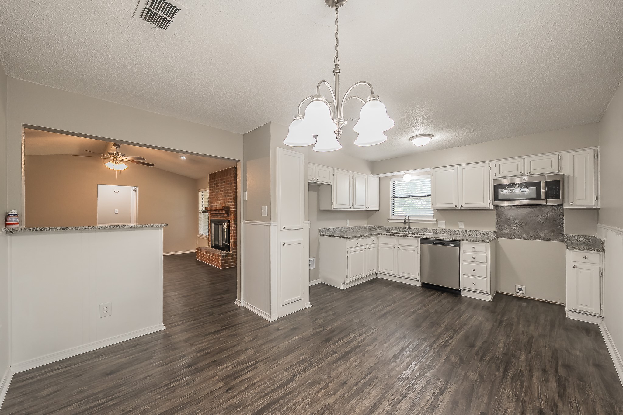 912 Red Oak Street Azle TX 76020