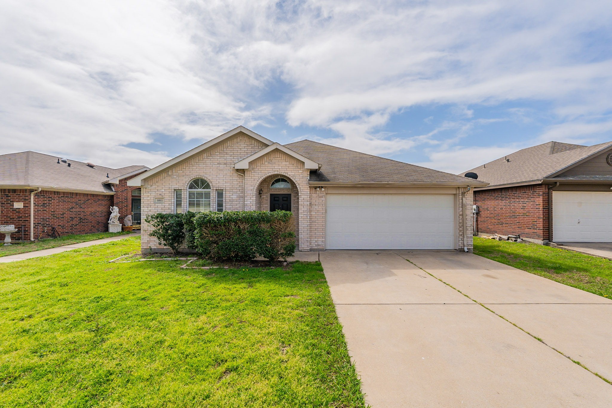 1011 Carlsbad Drive Grand Prairie TX 75051
