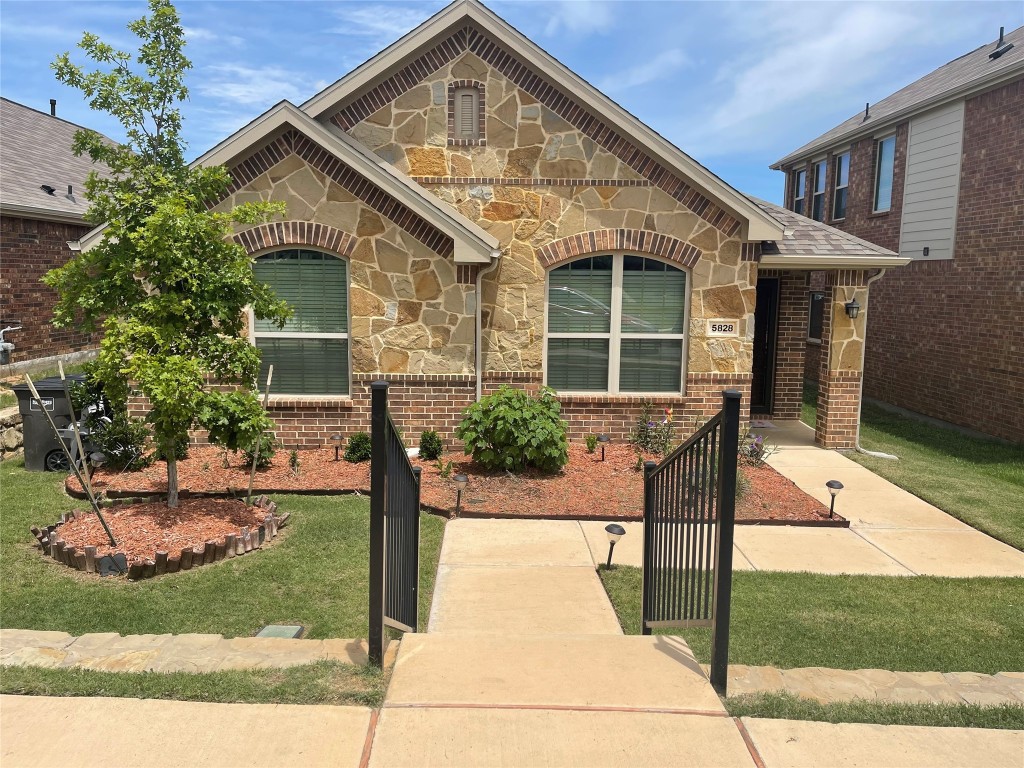 5828 Fir Tree Lane Fort Worth TX 76123