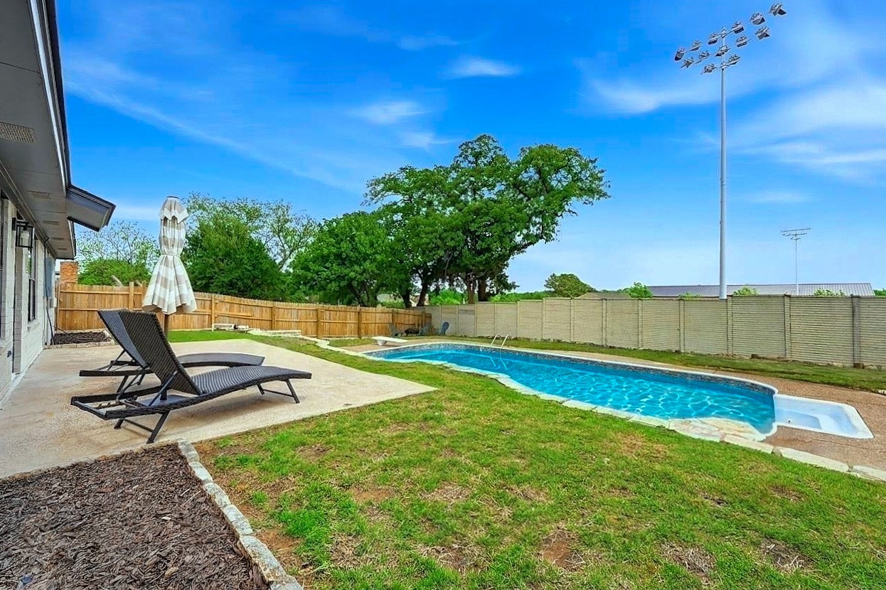 3813 Fox Hollow Drive Bedford TX 76021