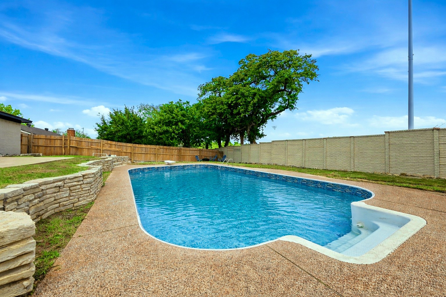 3813 Fox Hollow Drive Bedford TX 76021