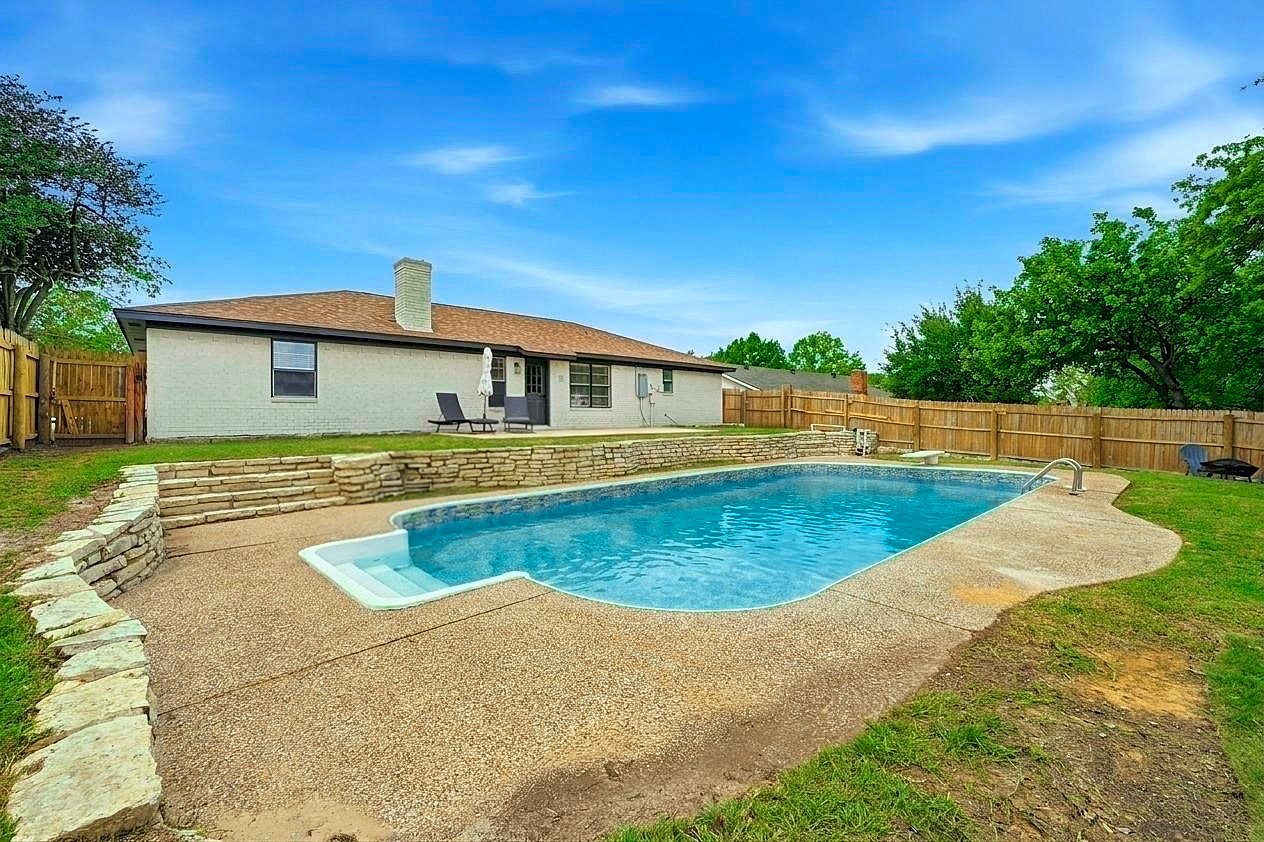 3813 Fox Hollow Drive Bedford TX 76021