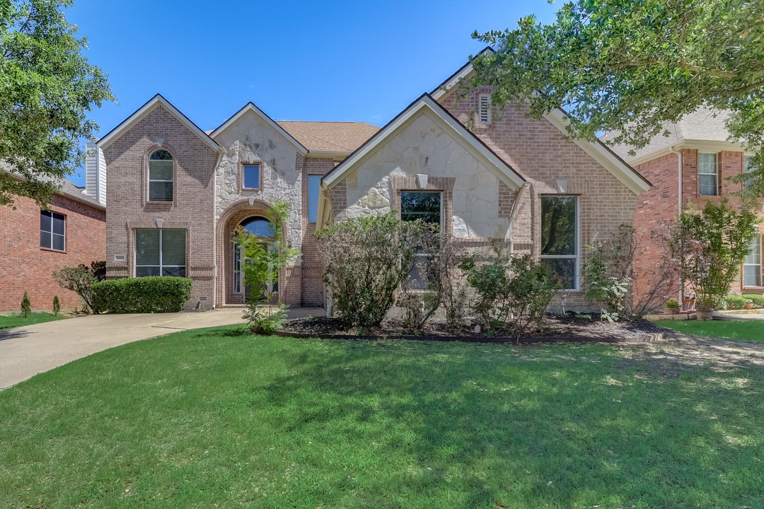 2517 Clearlake Drive Grand Prairie TX 75054