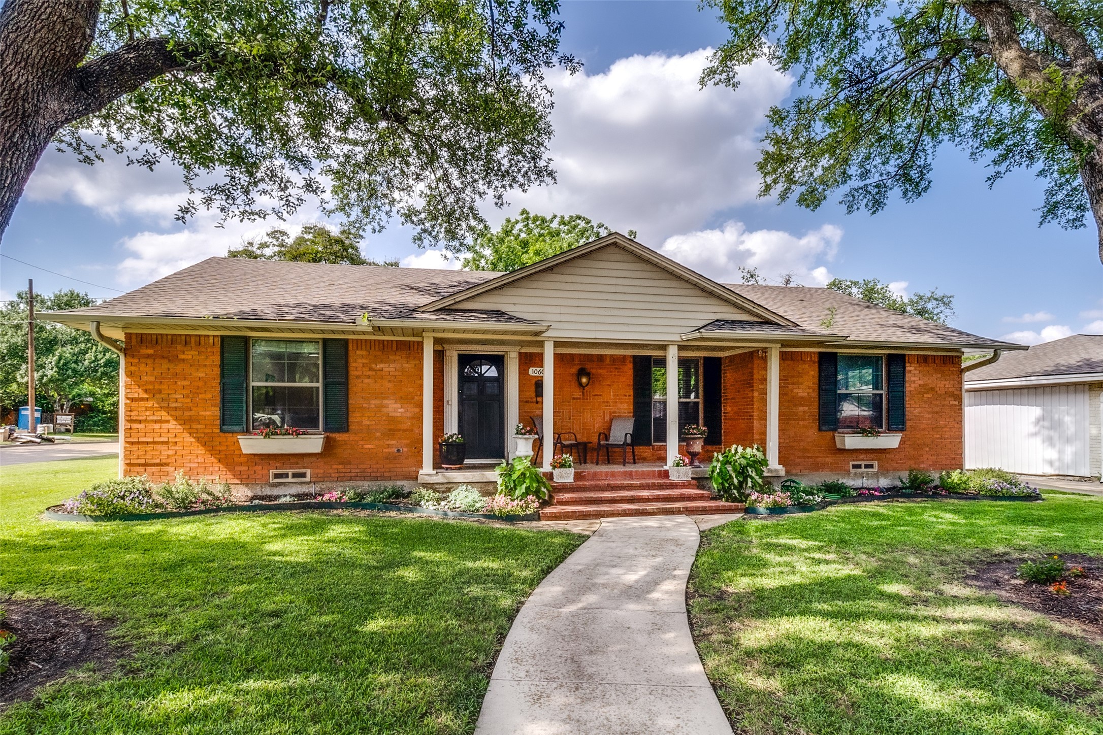 10605 Le Mans Drive Dallas TX 75238
