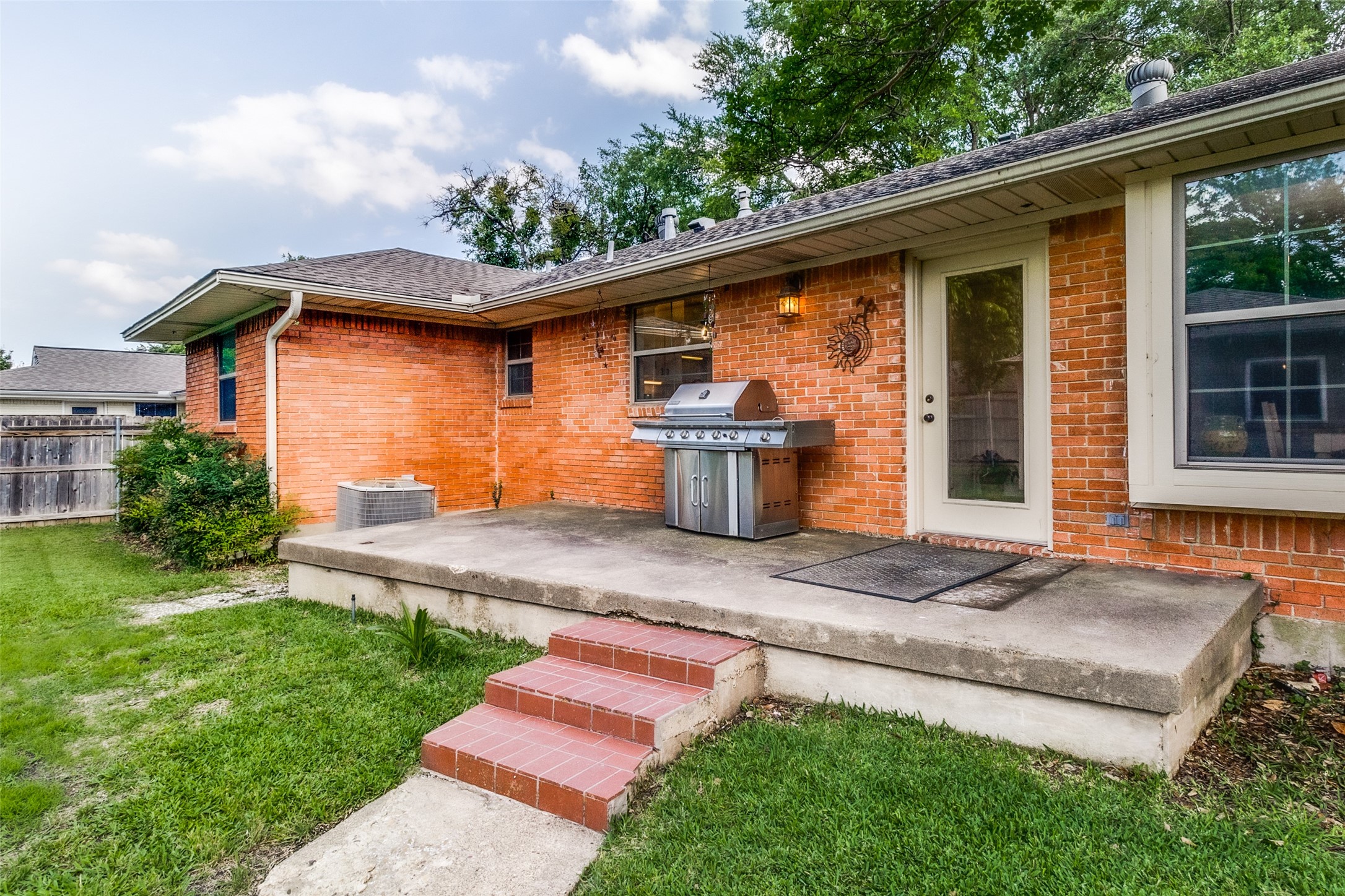 10605 Le Mans Drive Dallas TX 75238