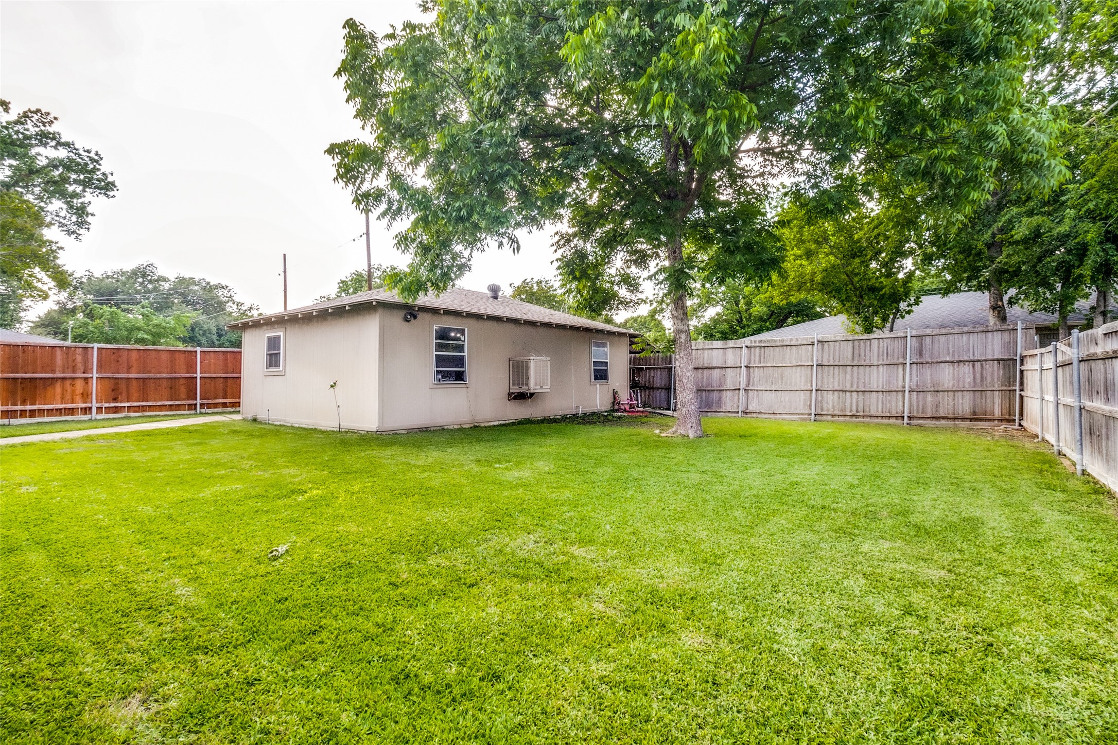 10605 Le Mans Drive Dallas TX 75238