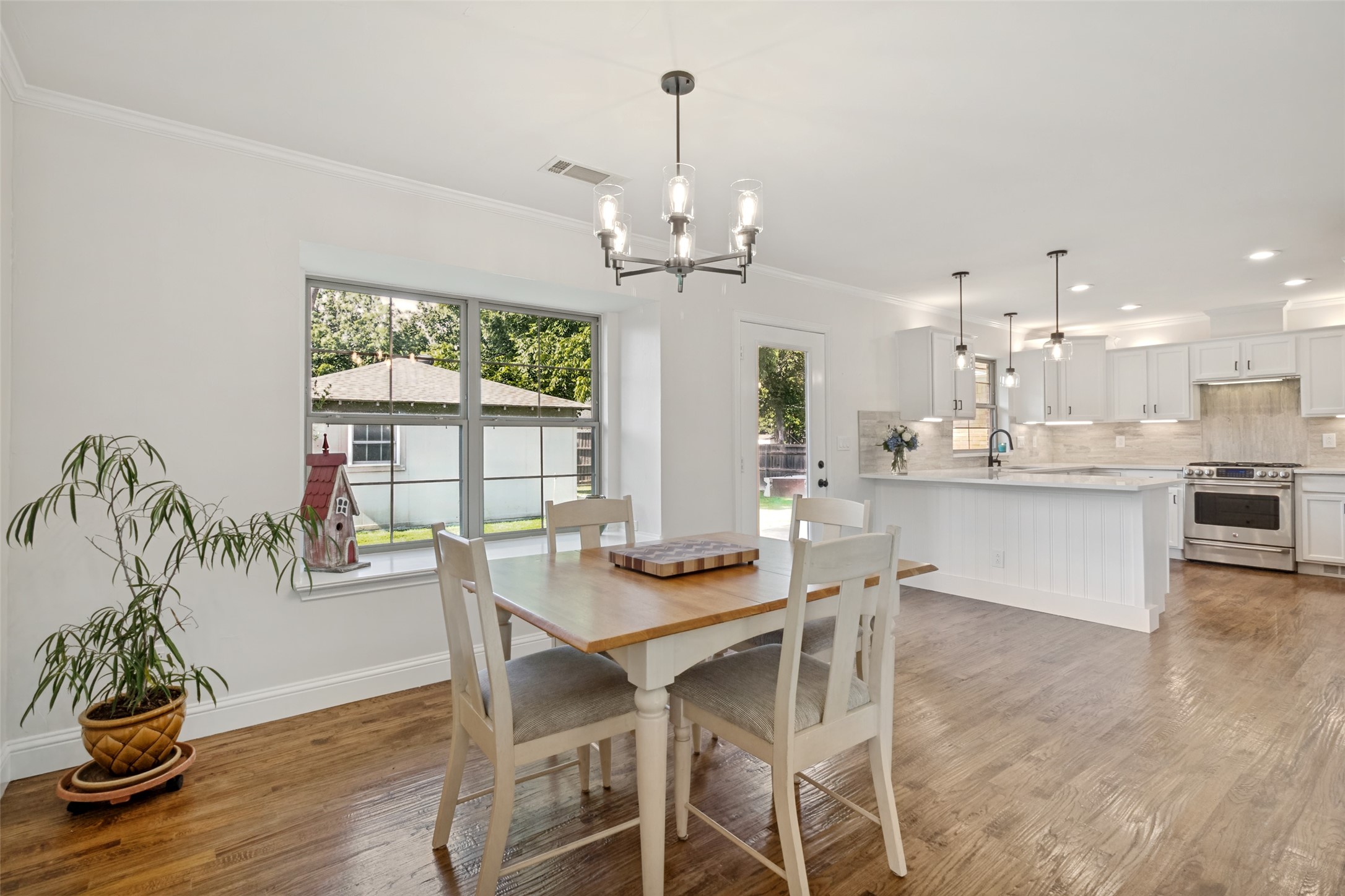 10605 Le Mans Drive Dallas TX 75238