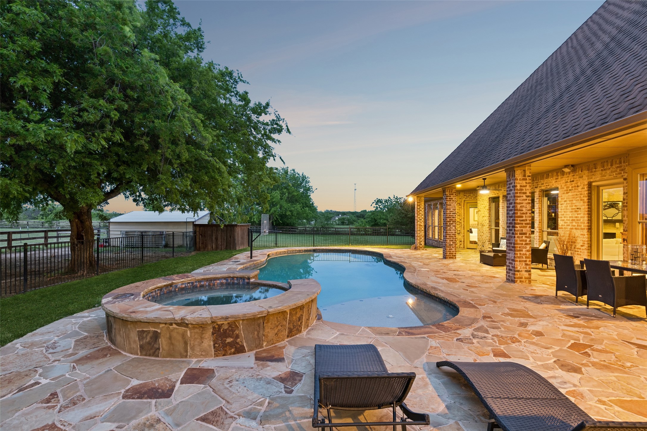 8800 Fishtrap Road Cross Roads TX 76227