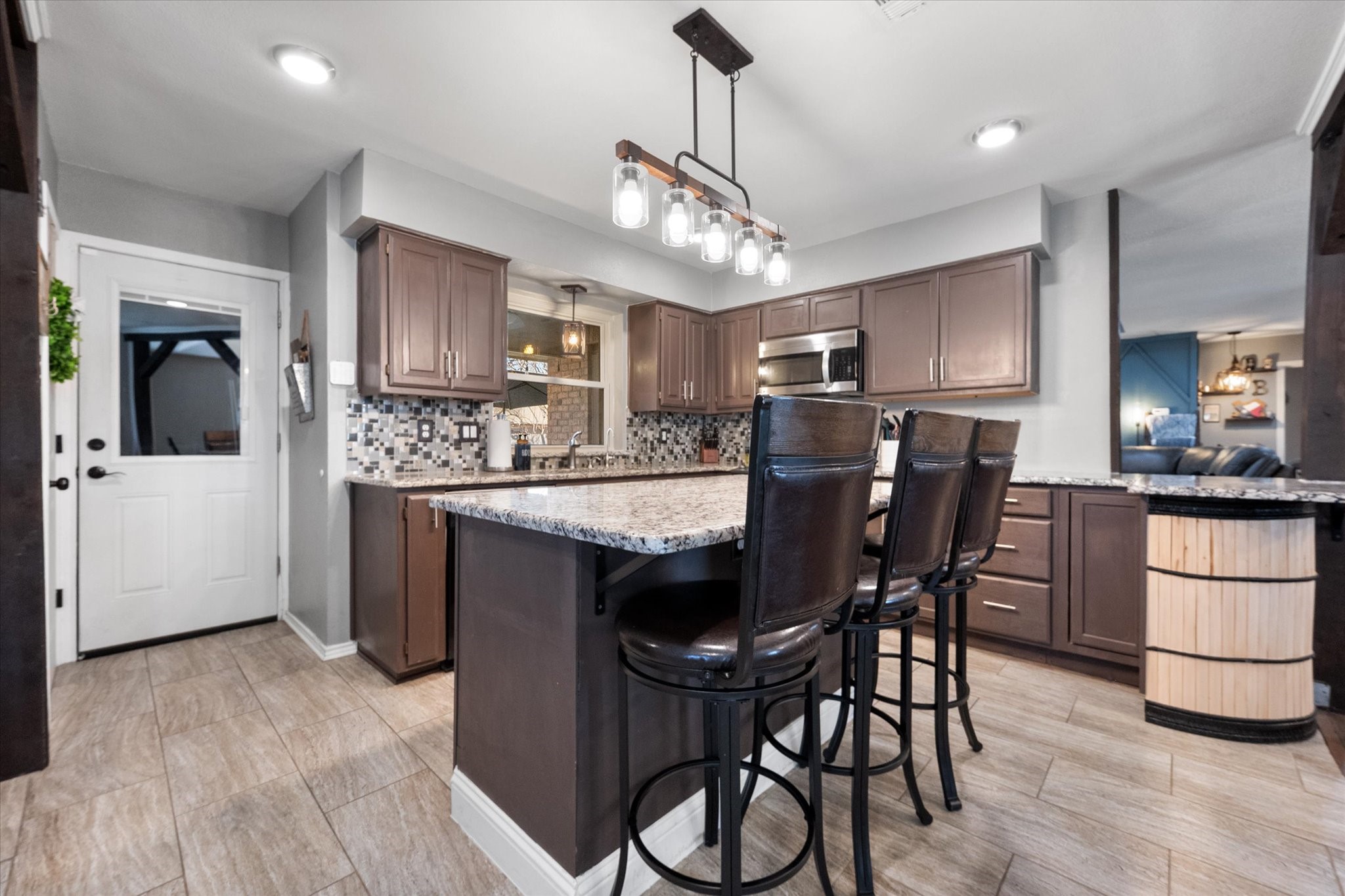 10124 Stoneleigh Drive Benbrook TX 76126