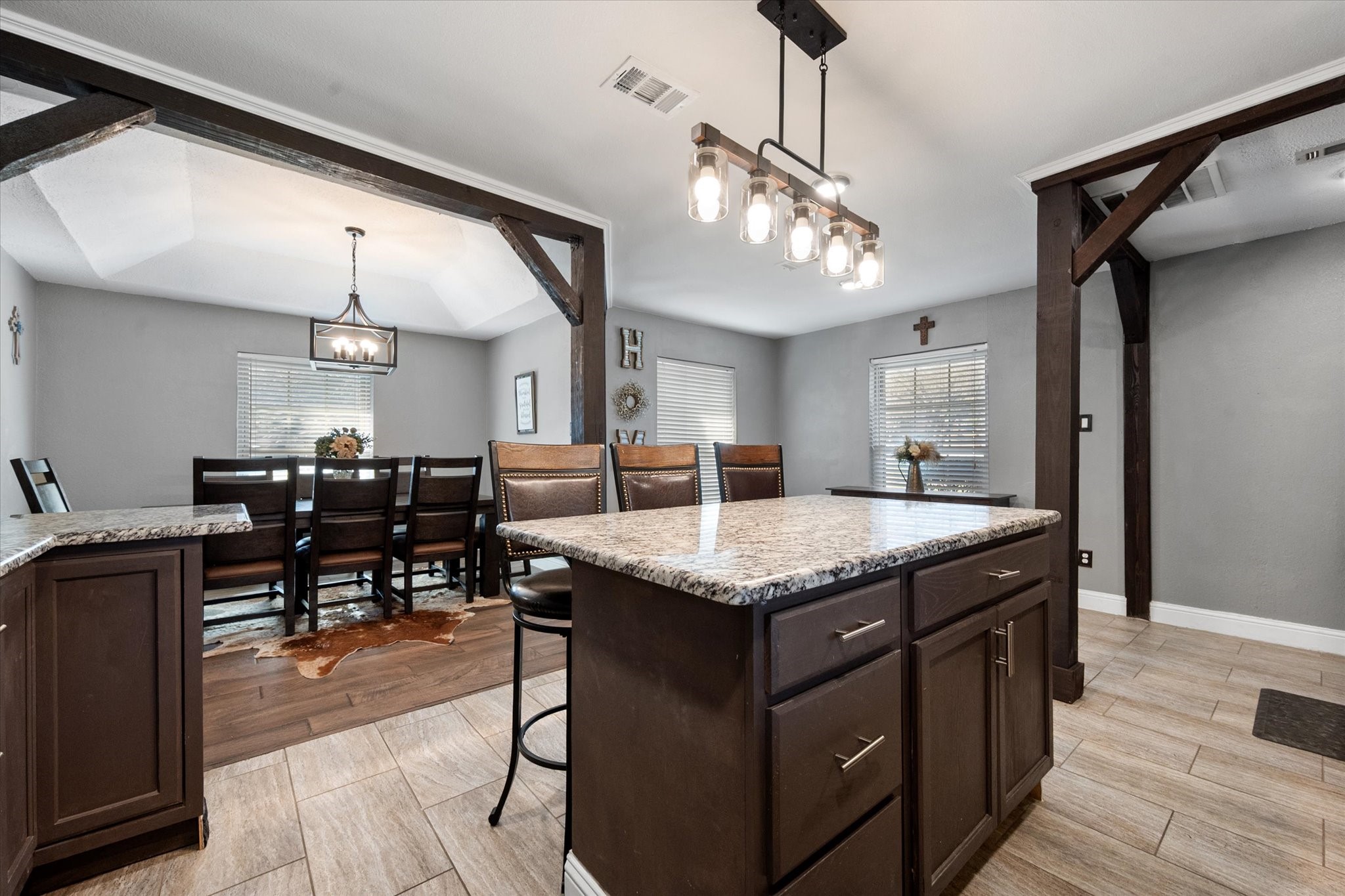 10124 Stoneleigh Drive Benbrook TX 76126
