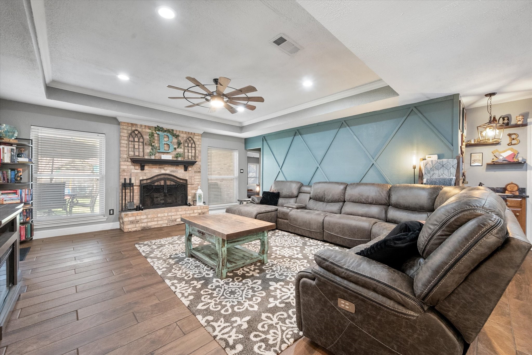10124 Stoneleigh Drive Benbrook TX 76126