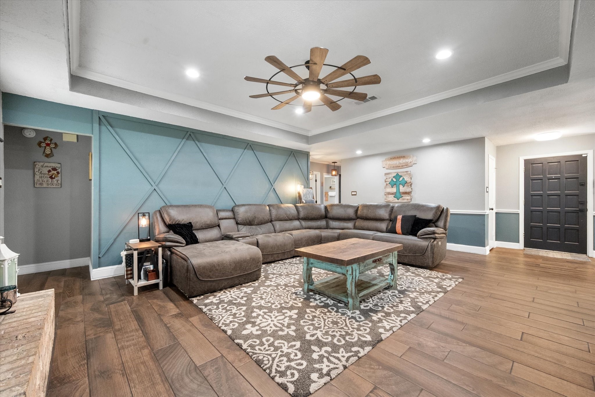 10124 Stoneleigh Drive Benbrook TX 76126