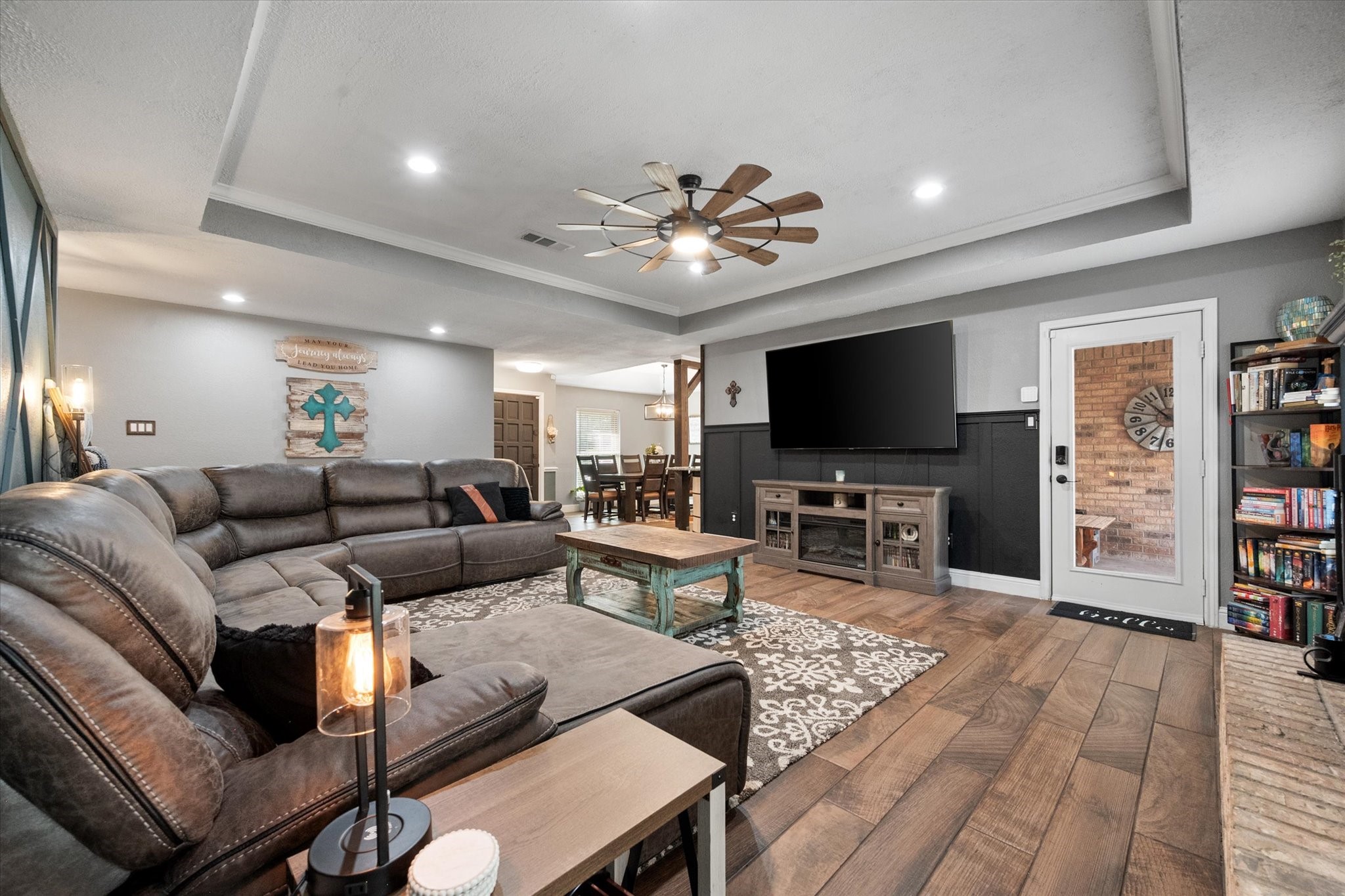 10124 Stoneleigh Drive Benbrook TX 76126