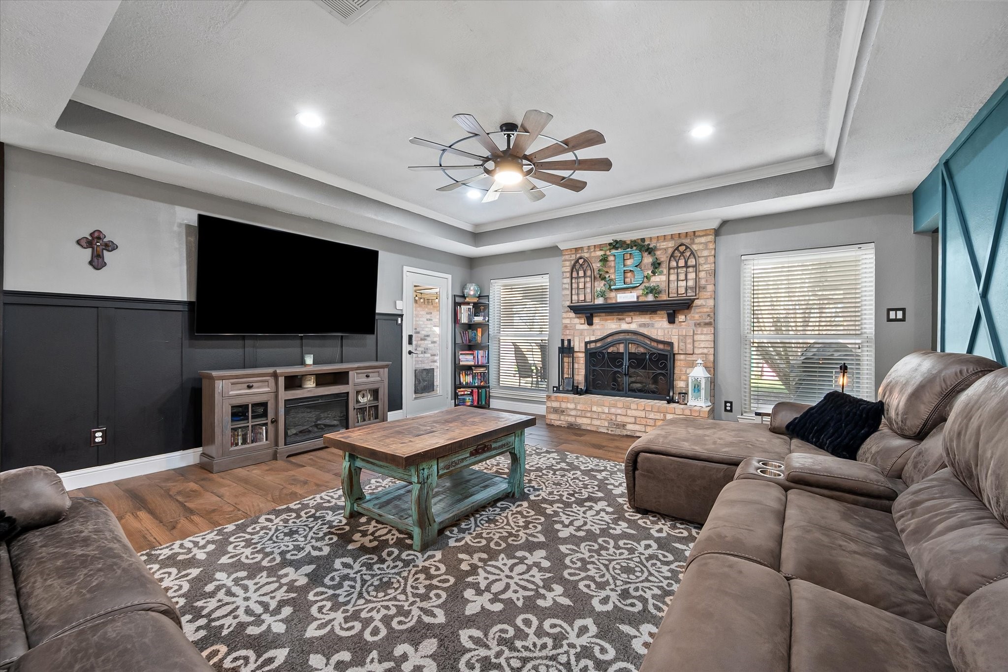 10124 Stoneleigh Drive Benbrook TX 76126
