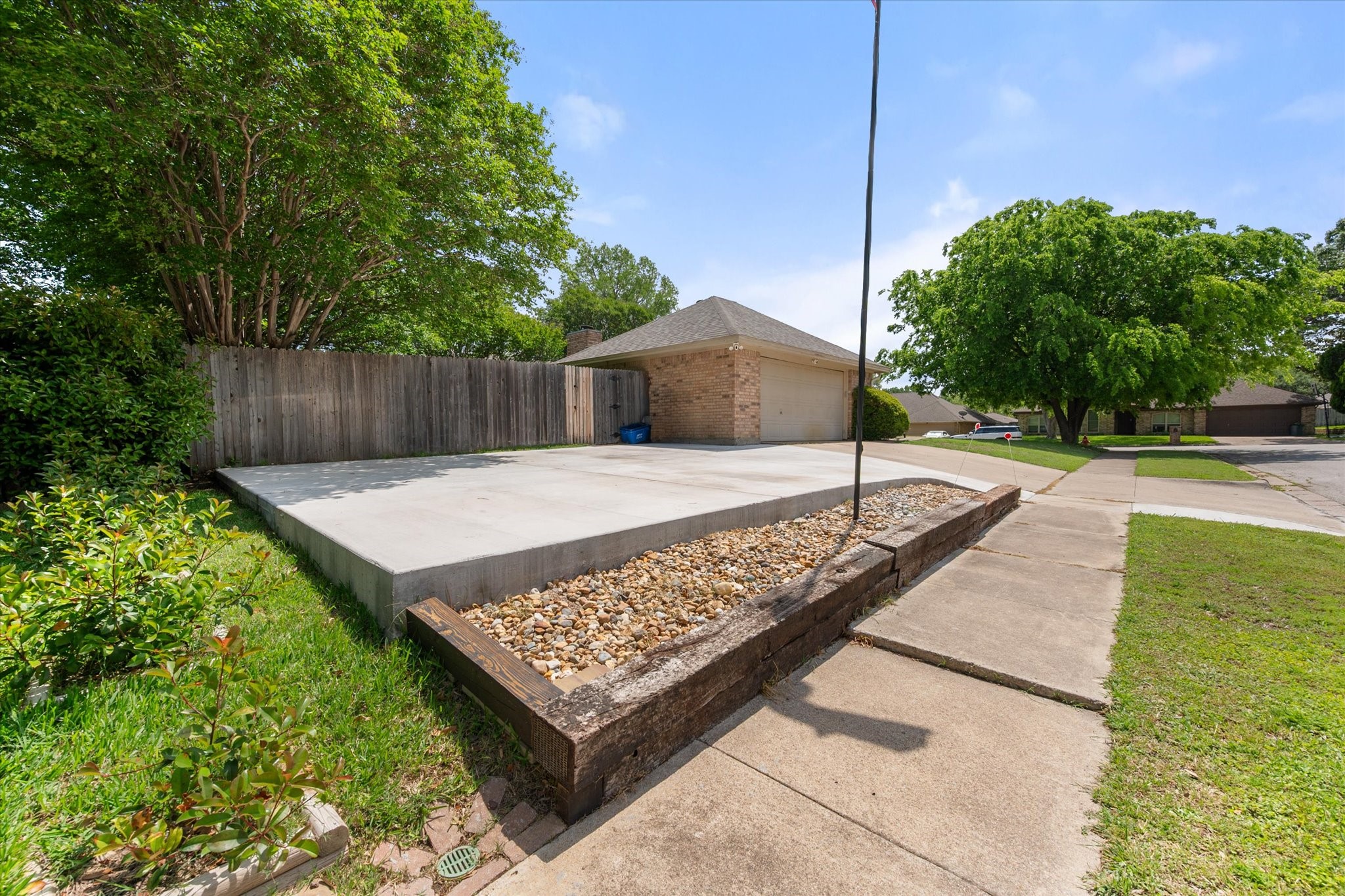10124 Stoneleigh Drive Benbrook TX 76126