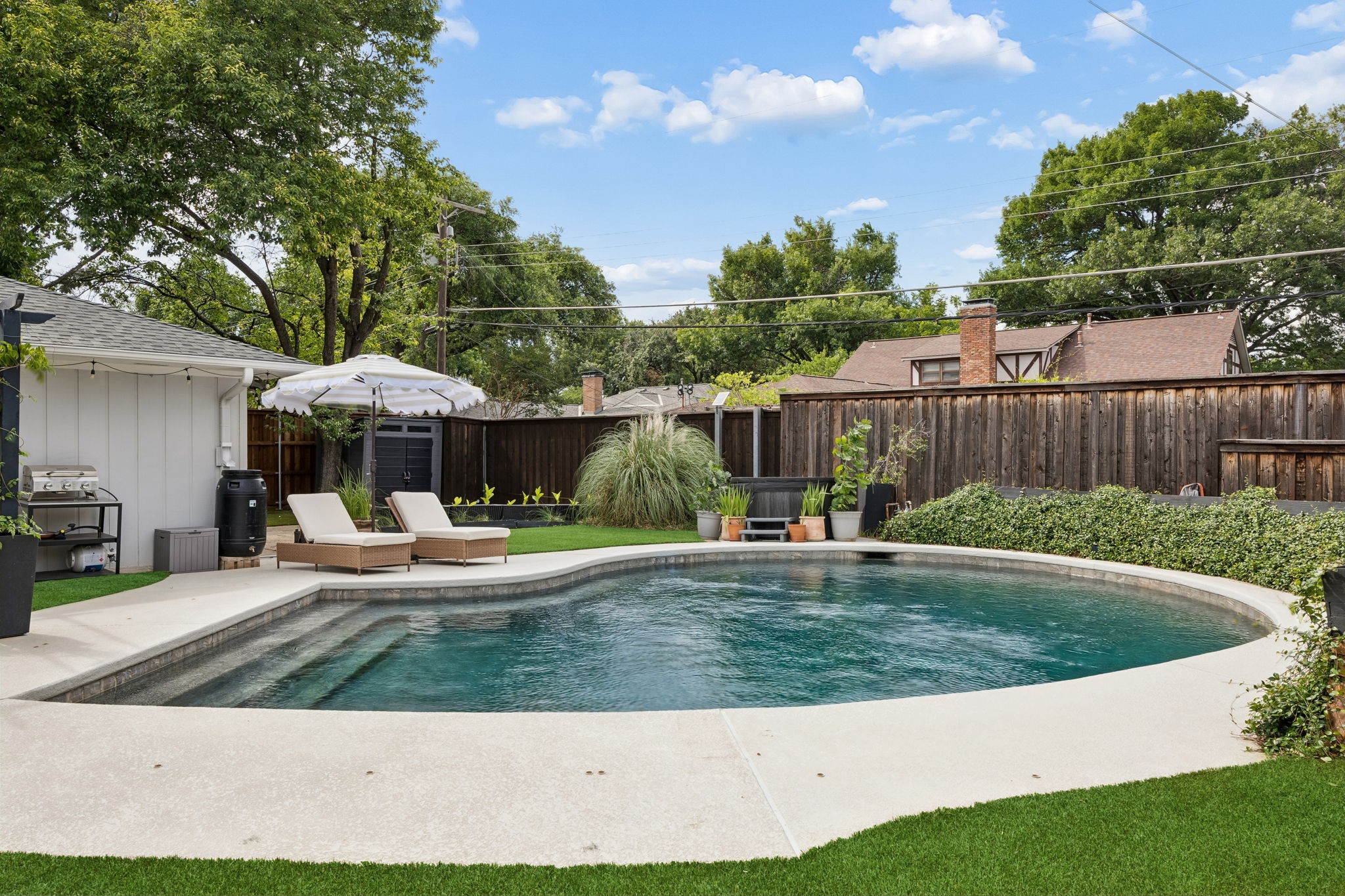 9927 Edgecove Drive Dallas TX 75238