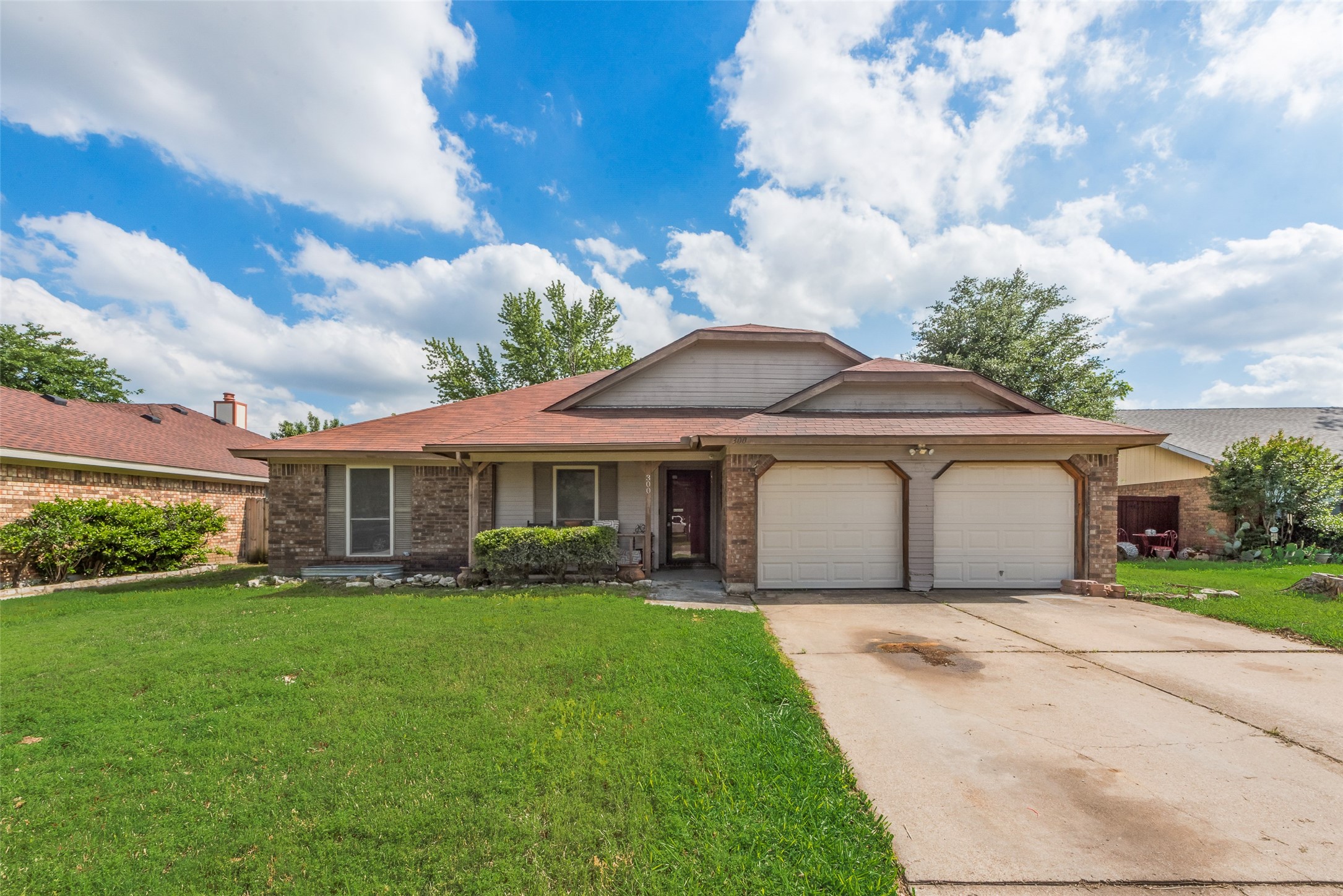 300 Valley Forge Lane Arlington TX 76002