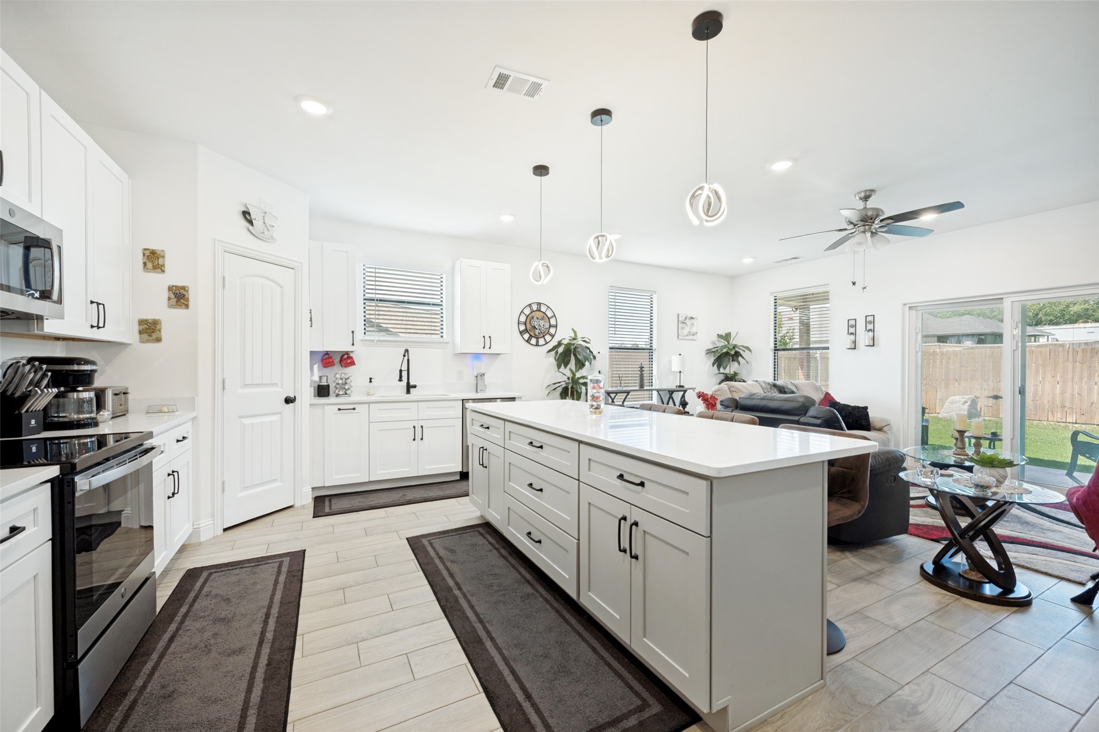 2404 Beverly Drive Granbury TX 76048