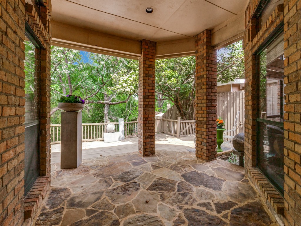 6205 Twin Oaks Circle Dallas TX 75240