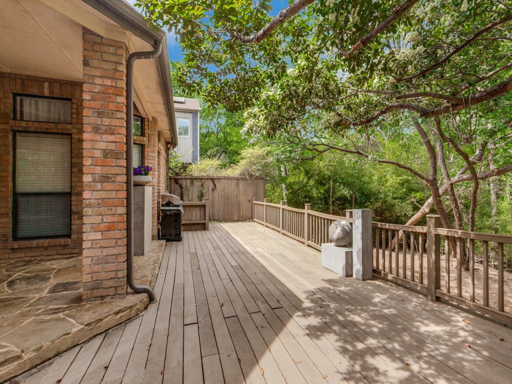 6205 Twin Oaks Circle Dallas TX 75240