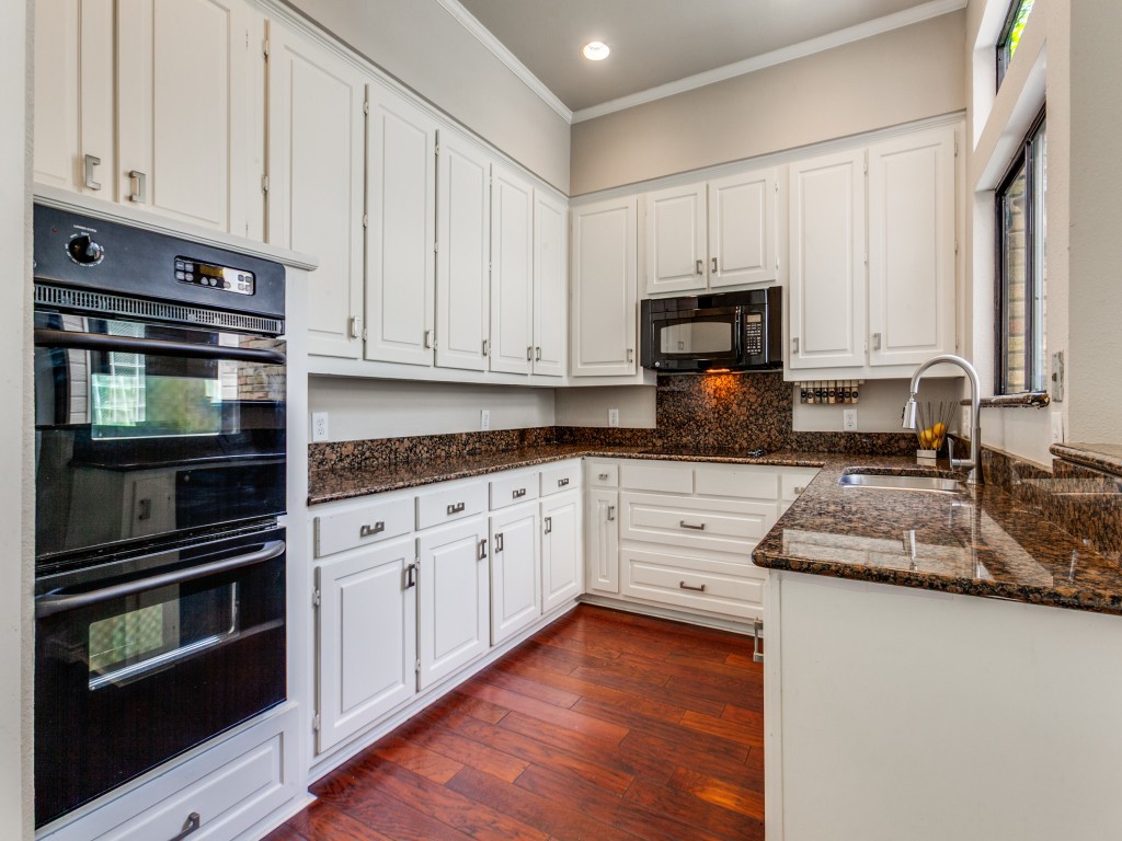 6205 Twin Oaks Circle Dallas TX 75240