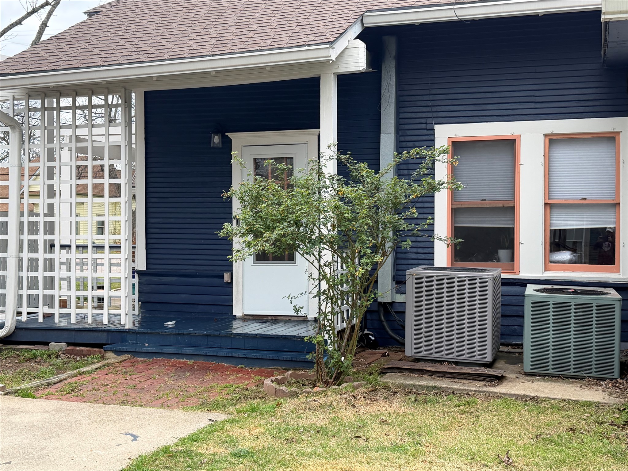 132 S Ward Street Italy TX 76651