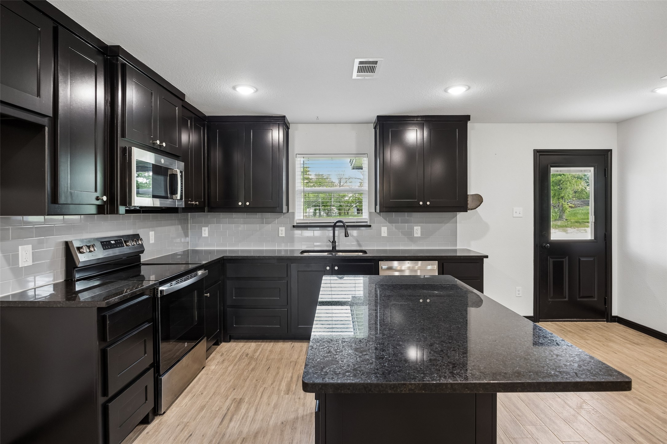 1008 Hereford Drive Springtown TX 76082