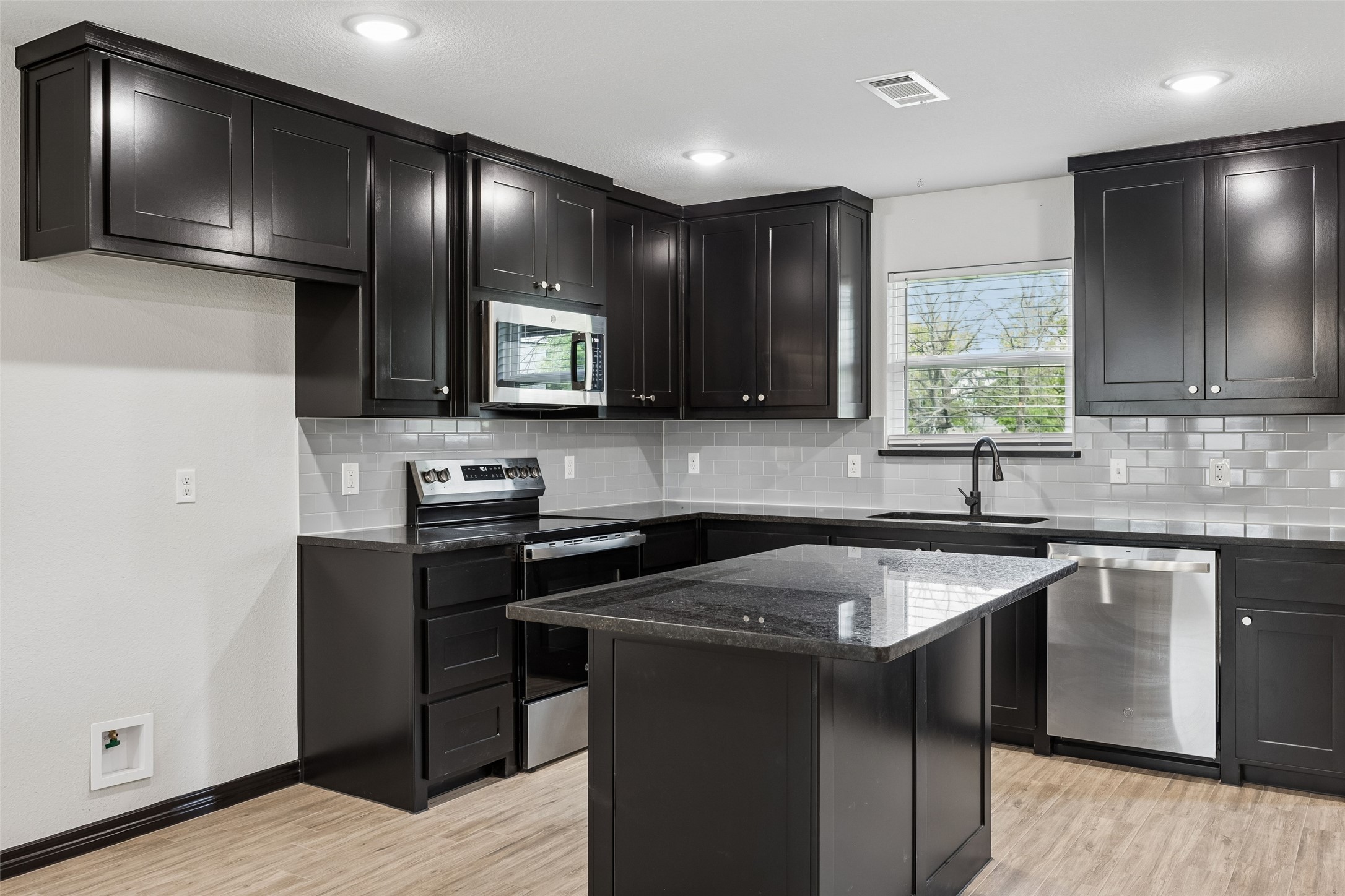 1008 Hereford Drive Springtown TX 76082