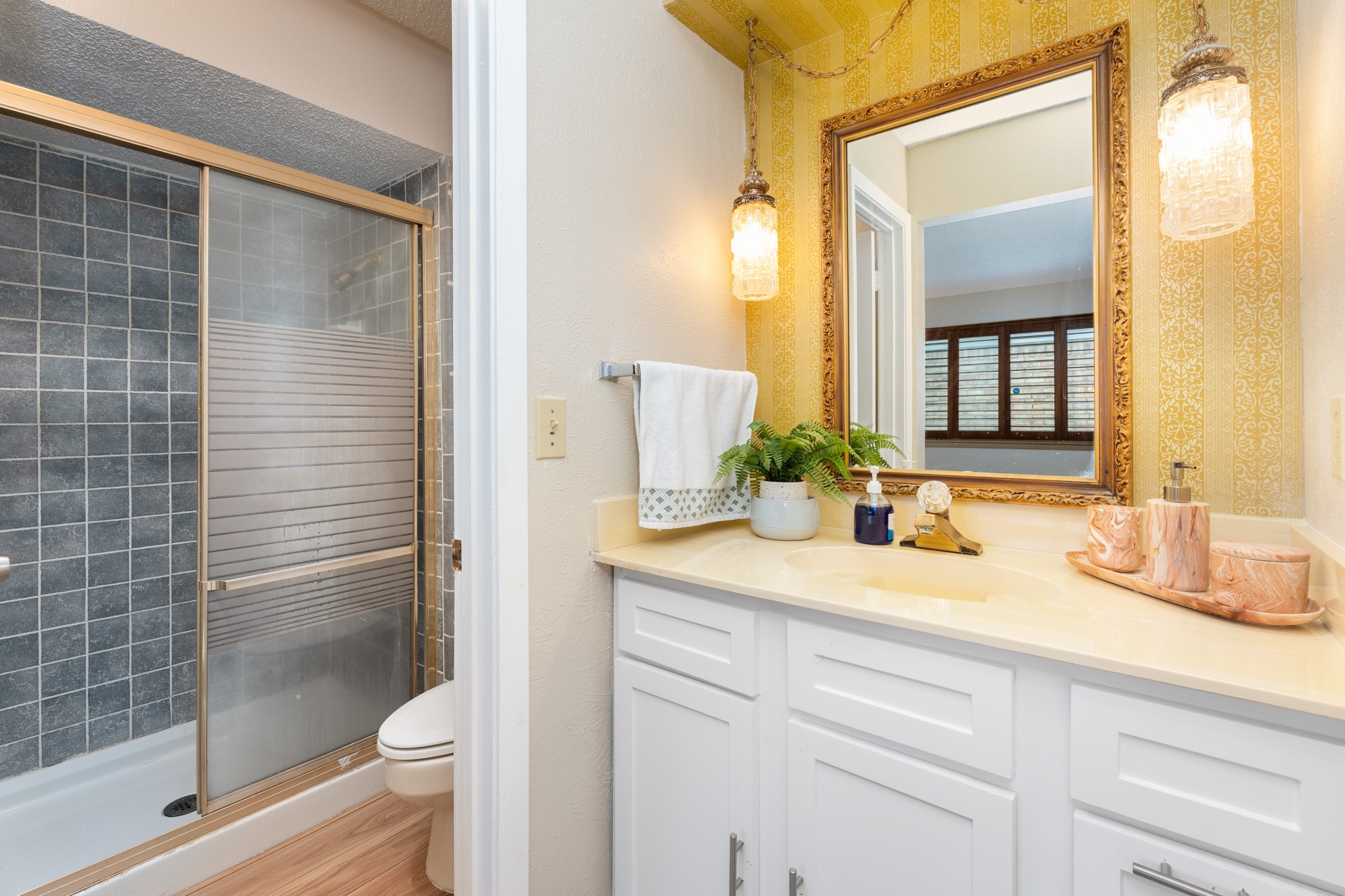 1914 Snowmass Lane Garland TX 75044