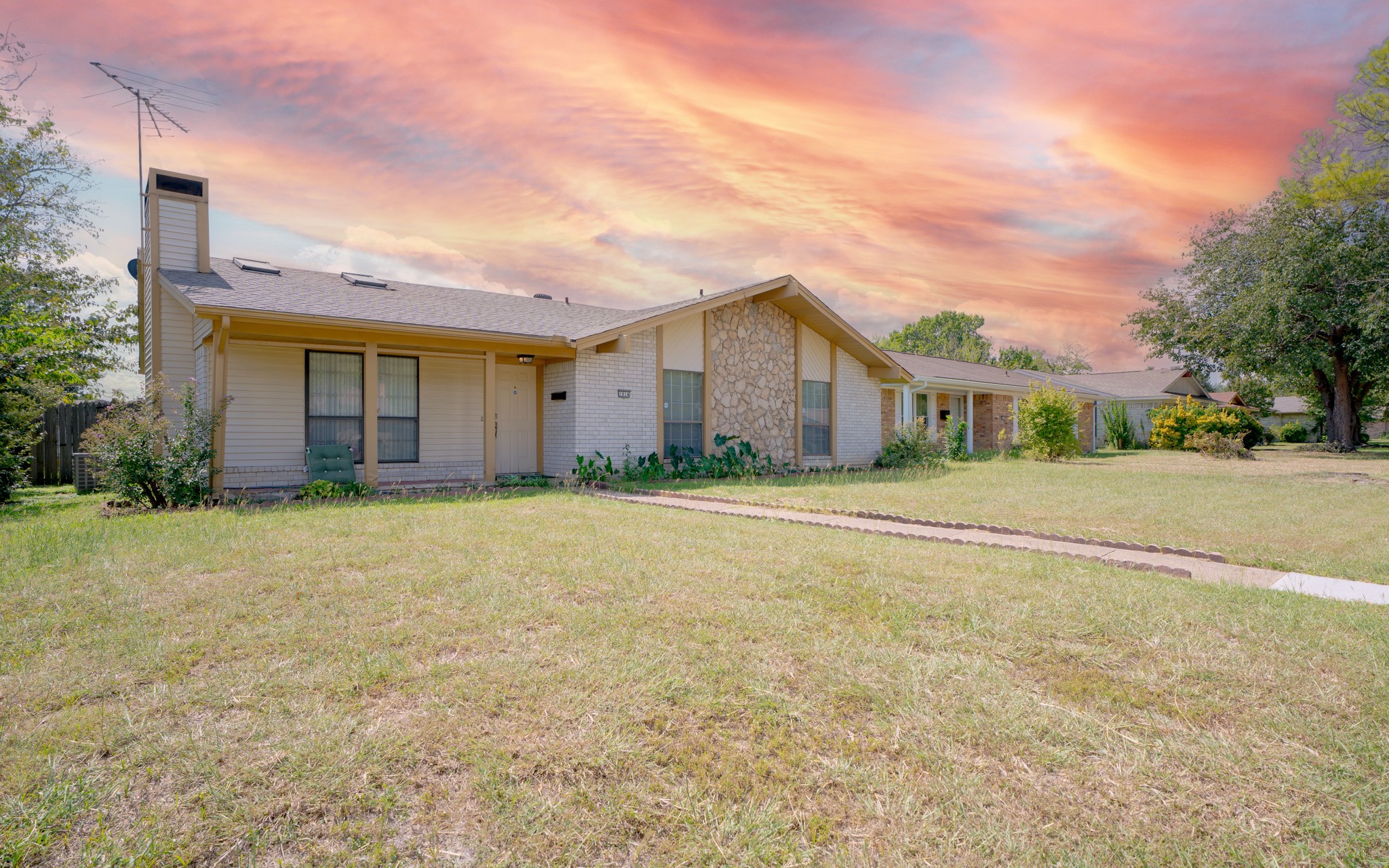 1914 Snowmass Lane Garland TX 75044