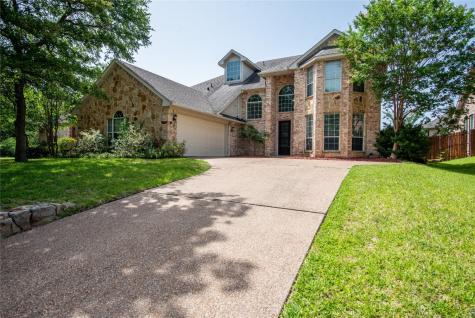 313 Creekwood Court Kennedale TX 76060