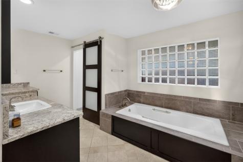 4915 Cross Creek Court Arlington TX 76017