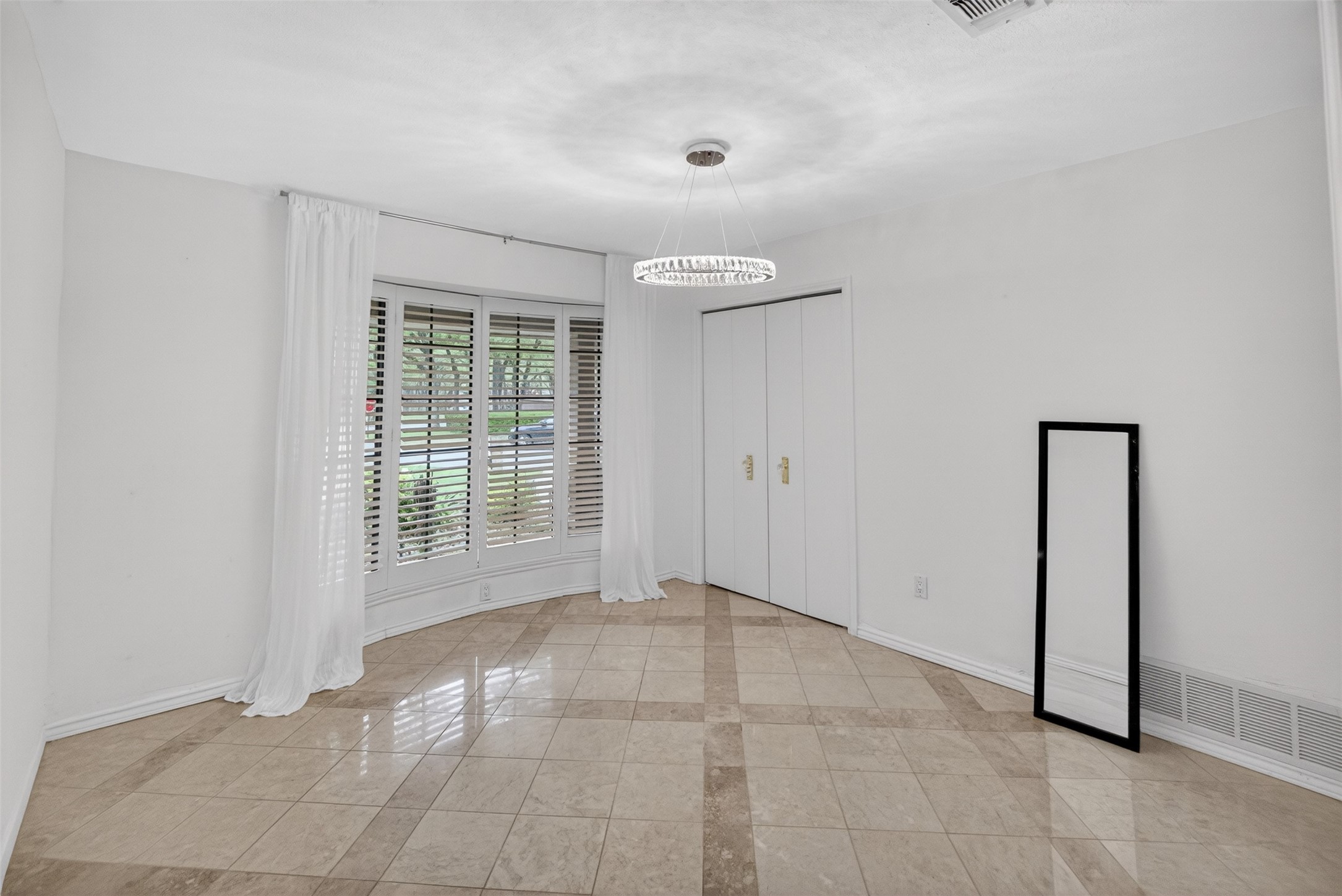 4915 Cross Creek Court Arlington TX 76017