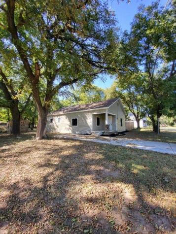 206 N Buffalo Street Chico TX 76431