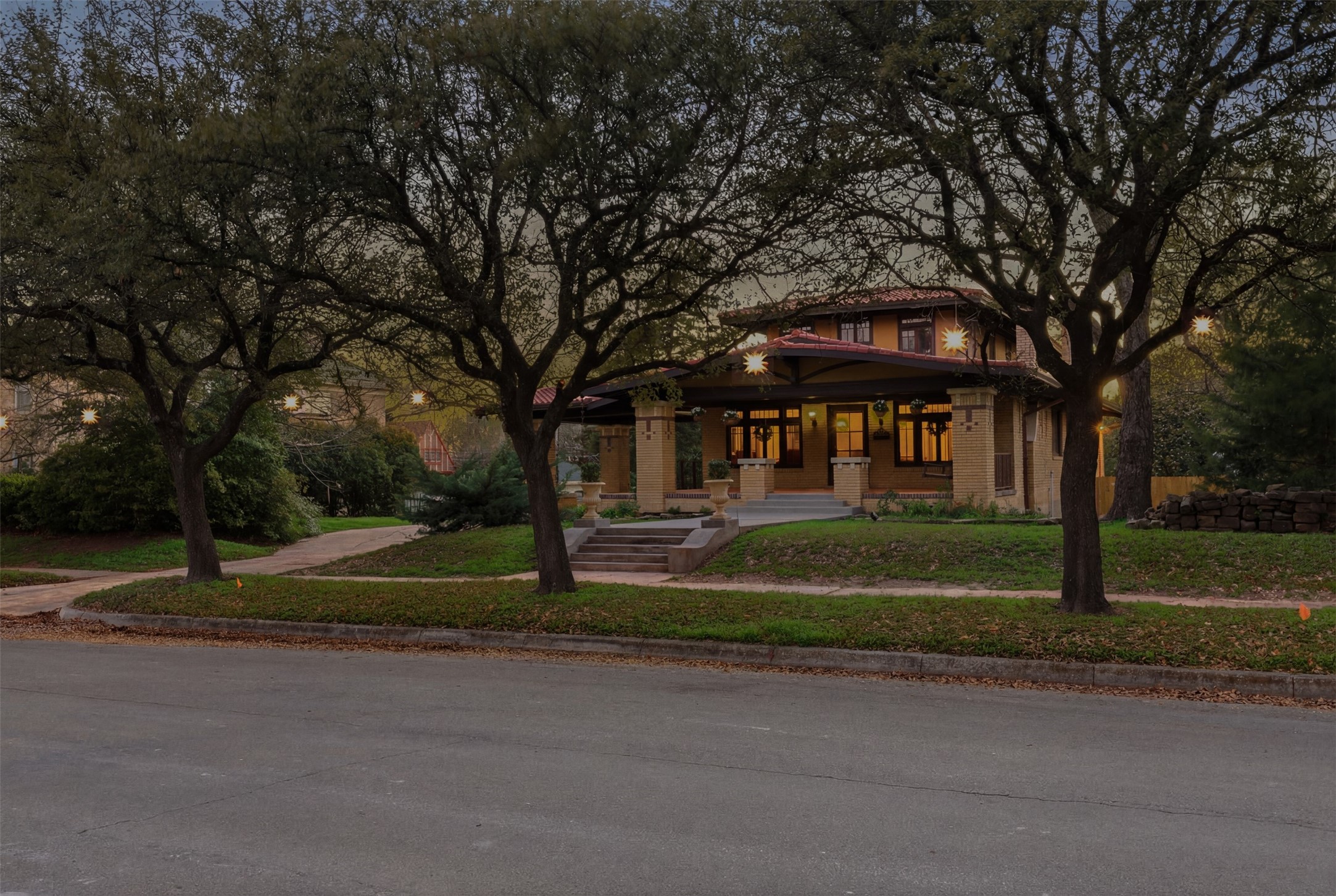 2420 S Adams Street Fort Worth TX 76110