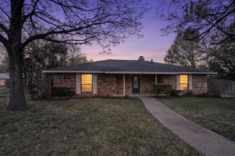213 Gregory Drive Desoto TX 75115