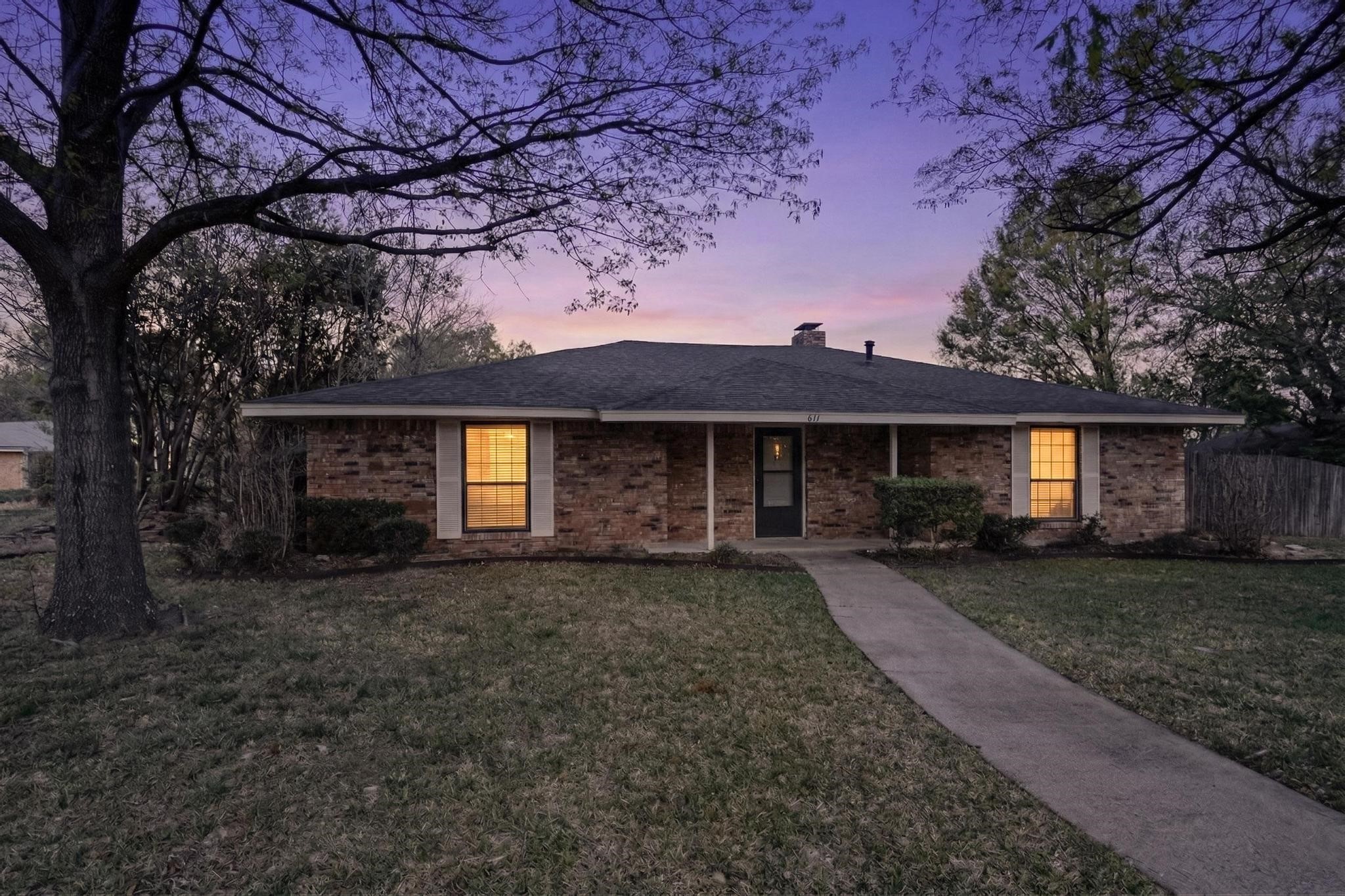 213 Gregory Drive Desoto TX 75115